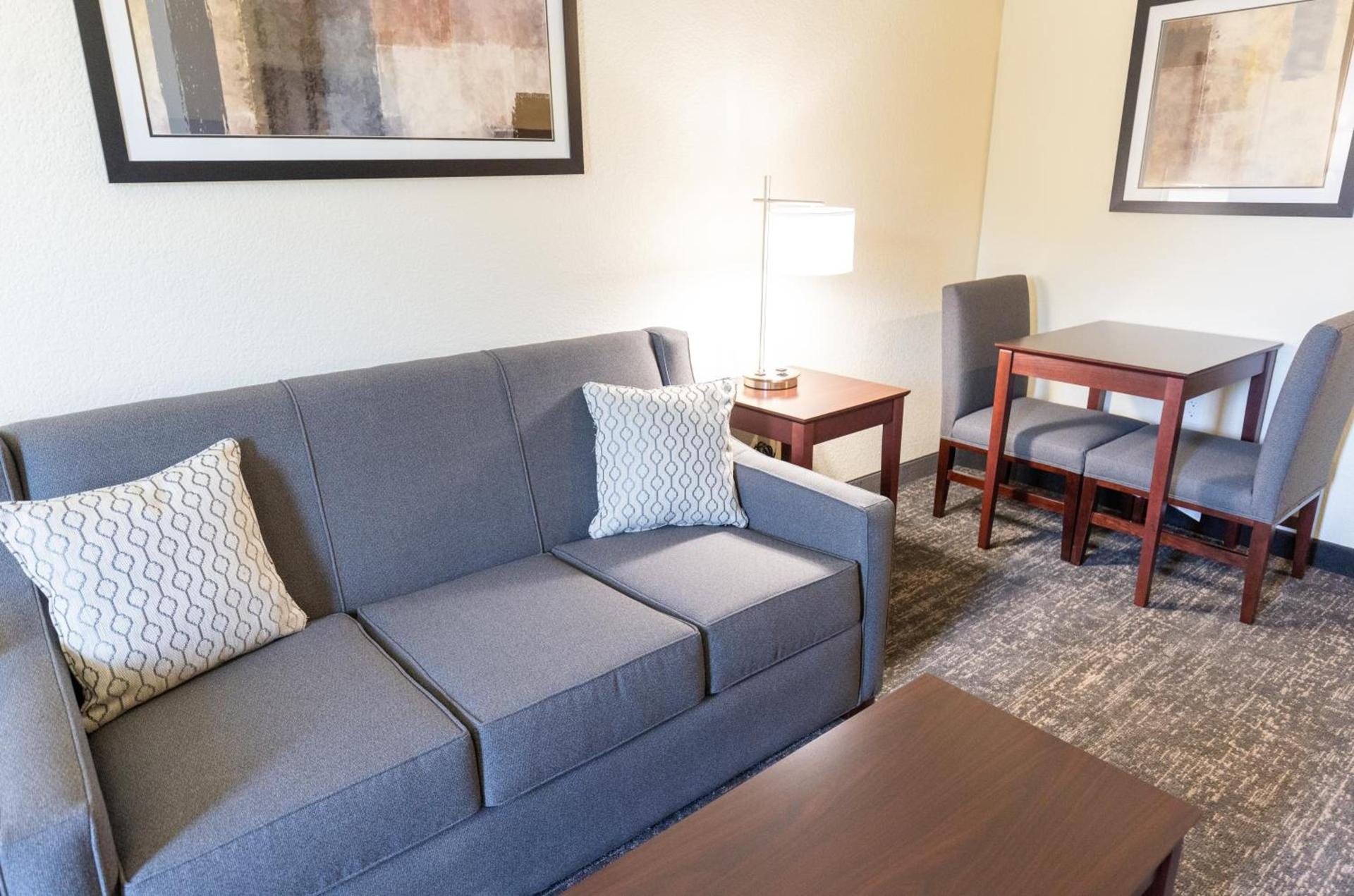 Cobblestone Inn & Suites - Winters photo 58