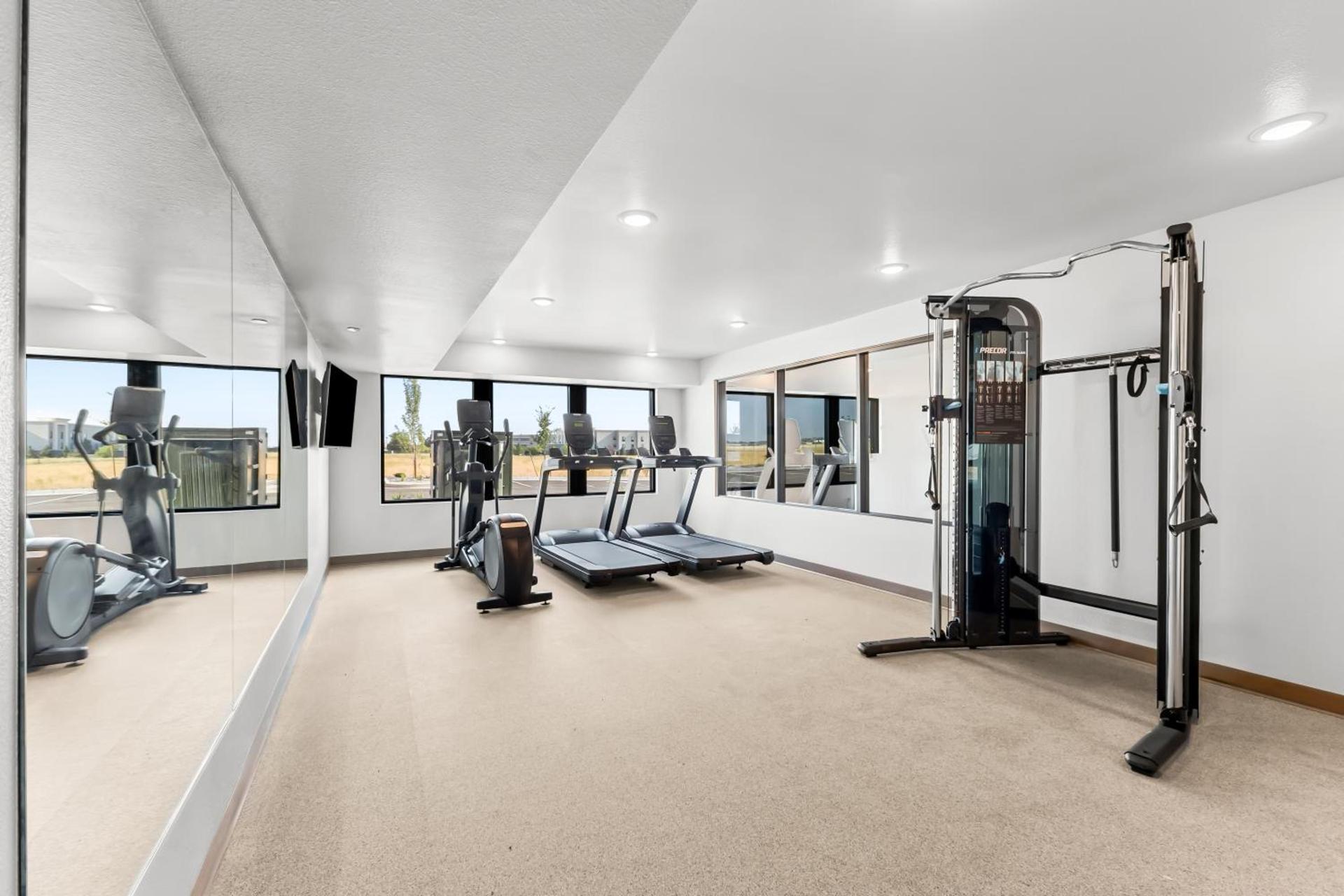 LivAway Suites Salt Lake City- West Jordan photo 2