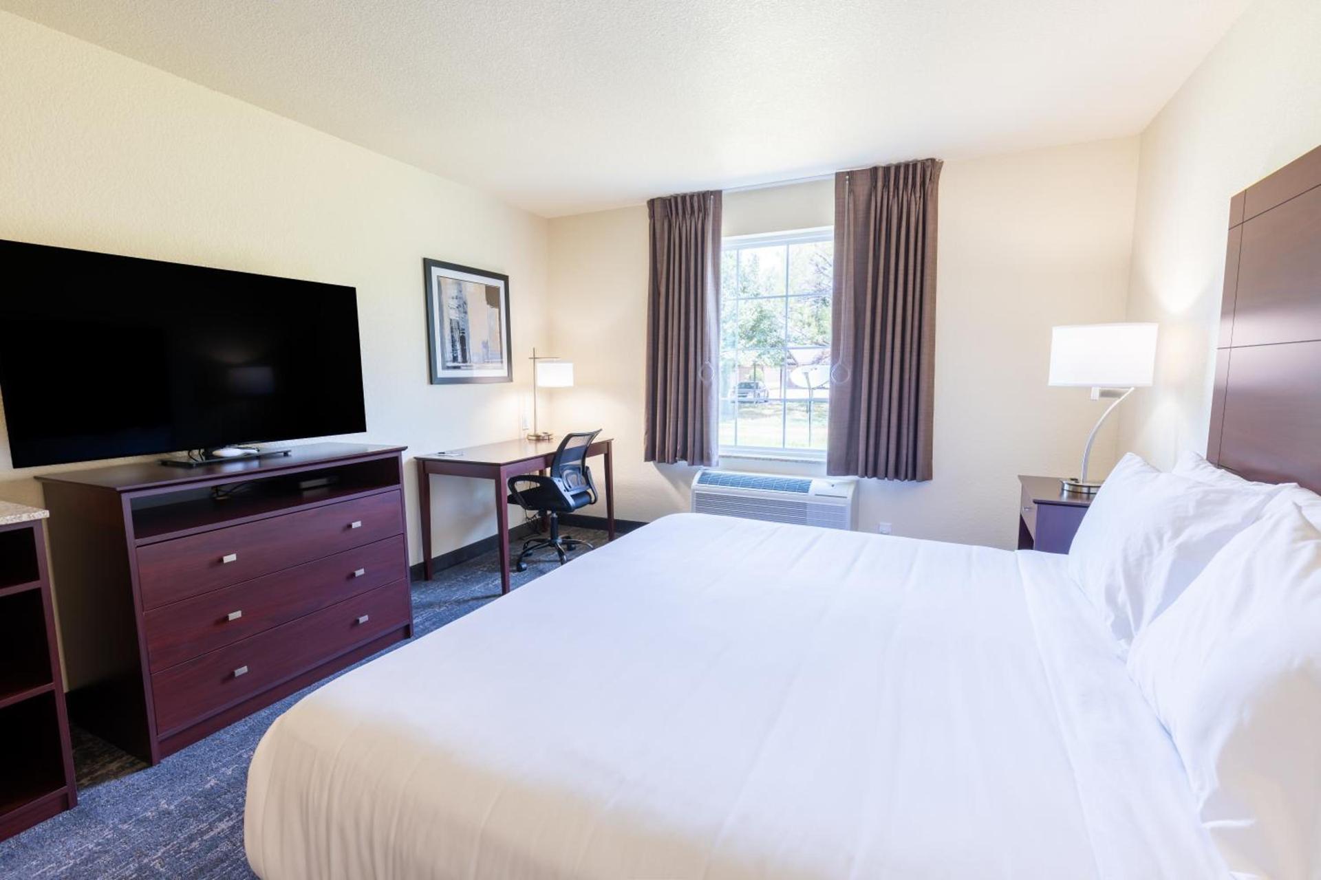 Cobblestone Inn & Suites - Winters photo 66