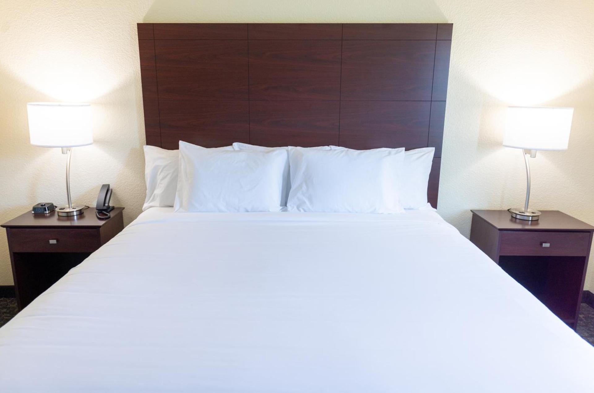 Cobblestone Inn & Suites - Winters photo 68