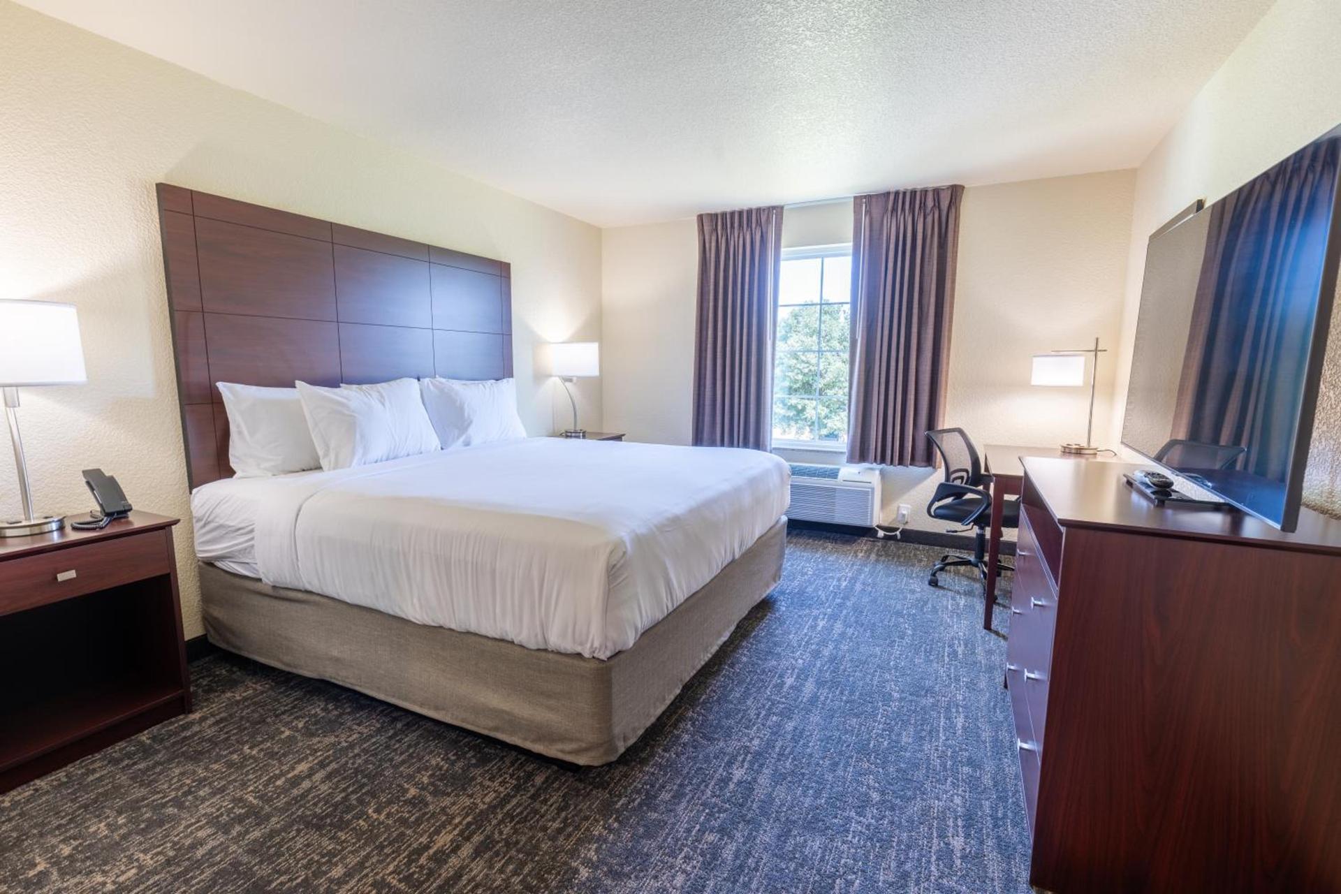 Cobblestone Inn & Suites - Winters photo 67