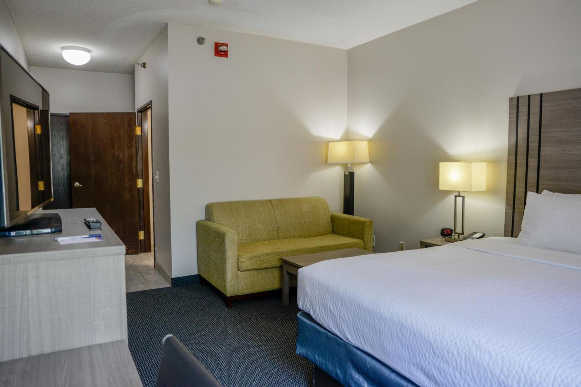 Baymont by Wyndham O'Fallon St. Louis Area photo 16