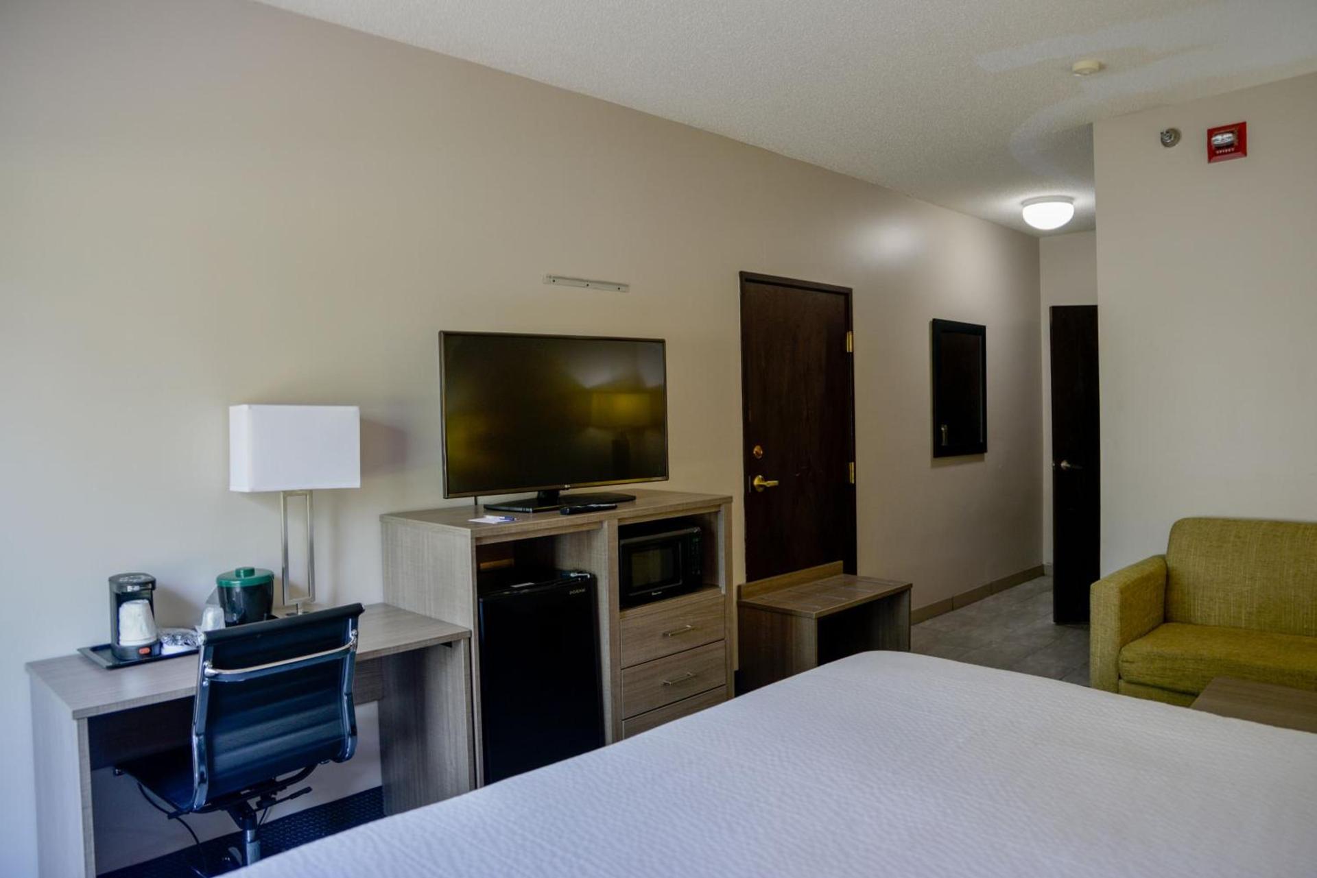 Baymont by Wyndham O'Fallon St. Louis Area photo 14