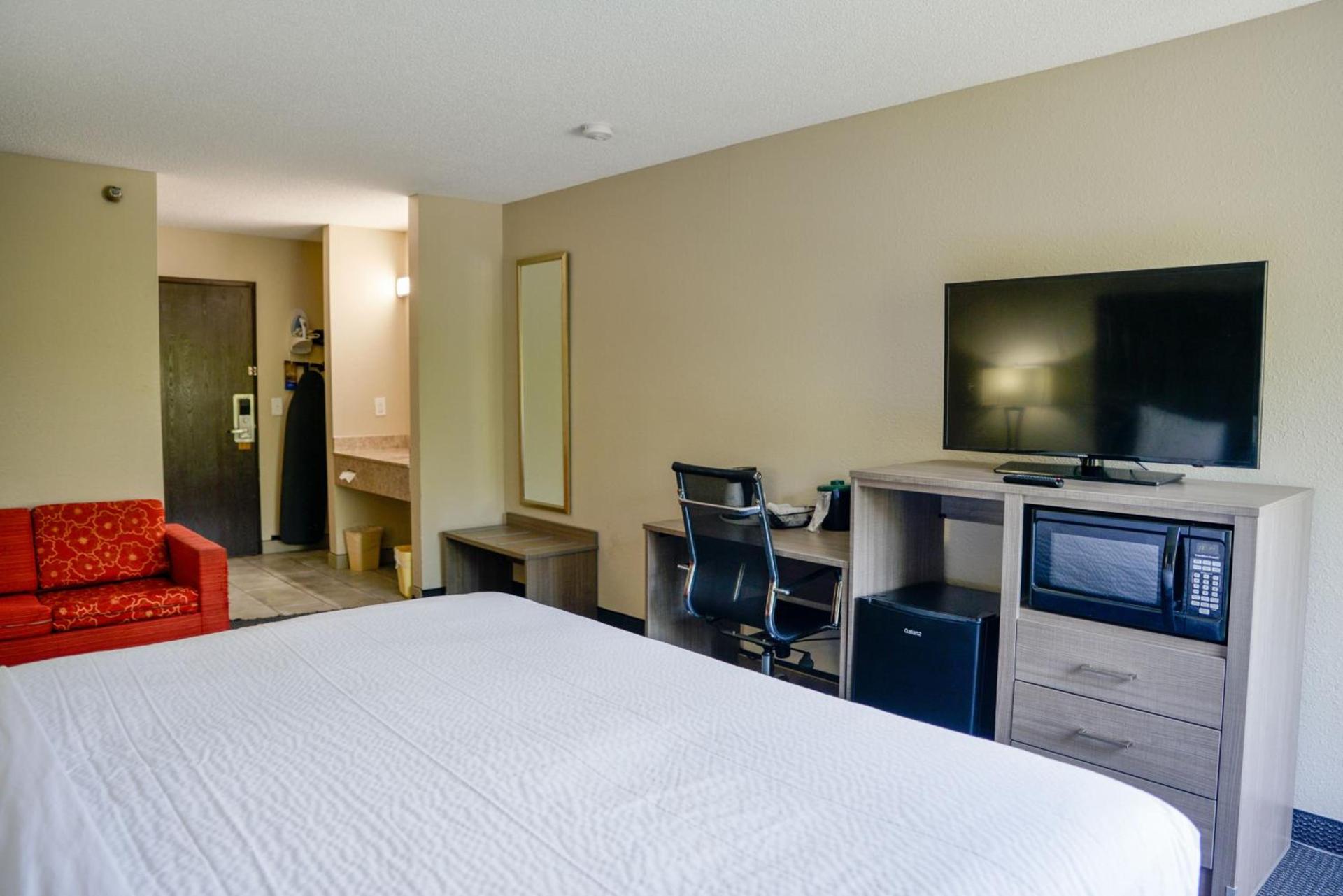 Baymont by Wyndham O'Fallon St. Louis Area photo 33