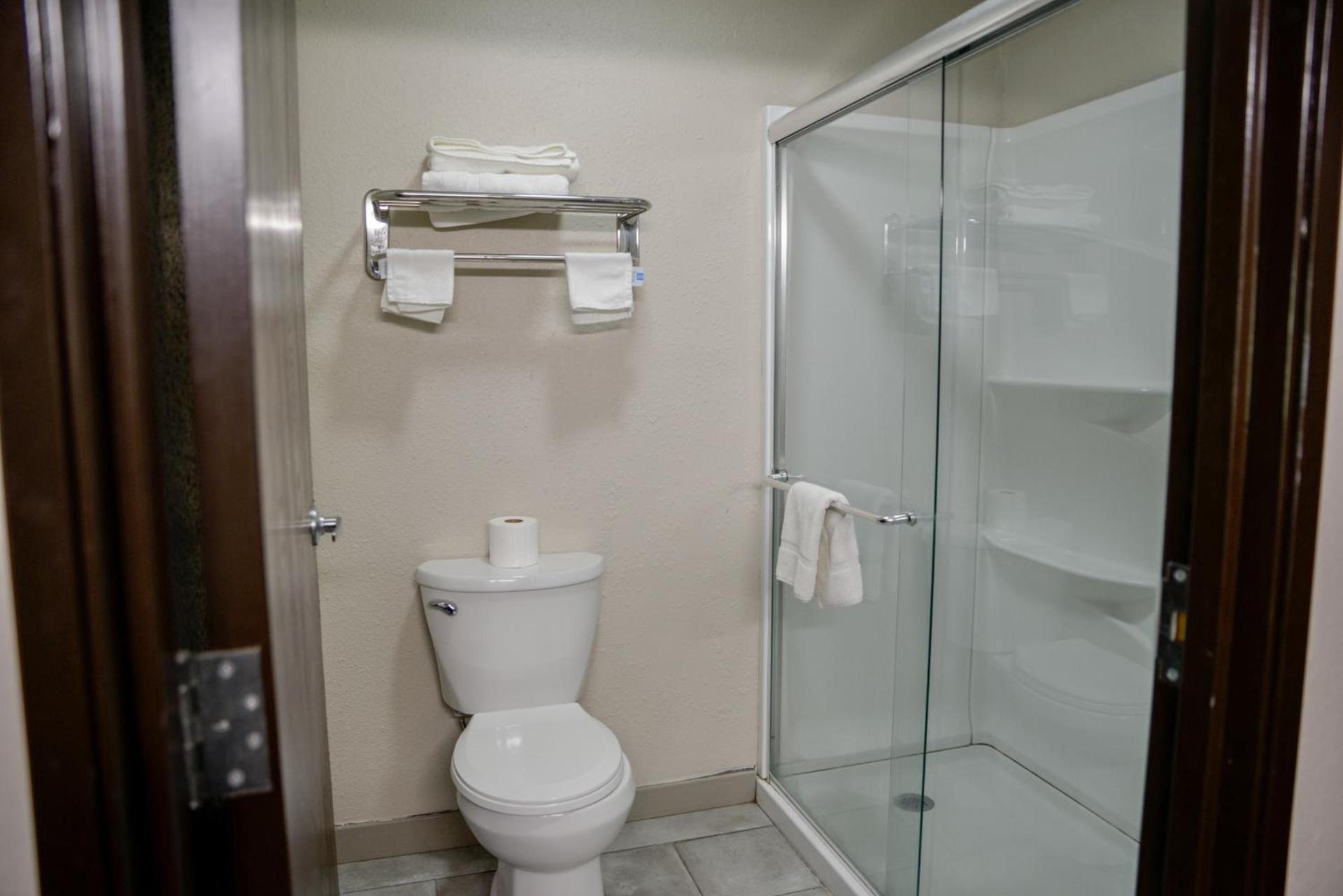 Baymont by Wyndham O'Fallon St. Louis Area photo 30