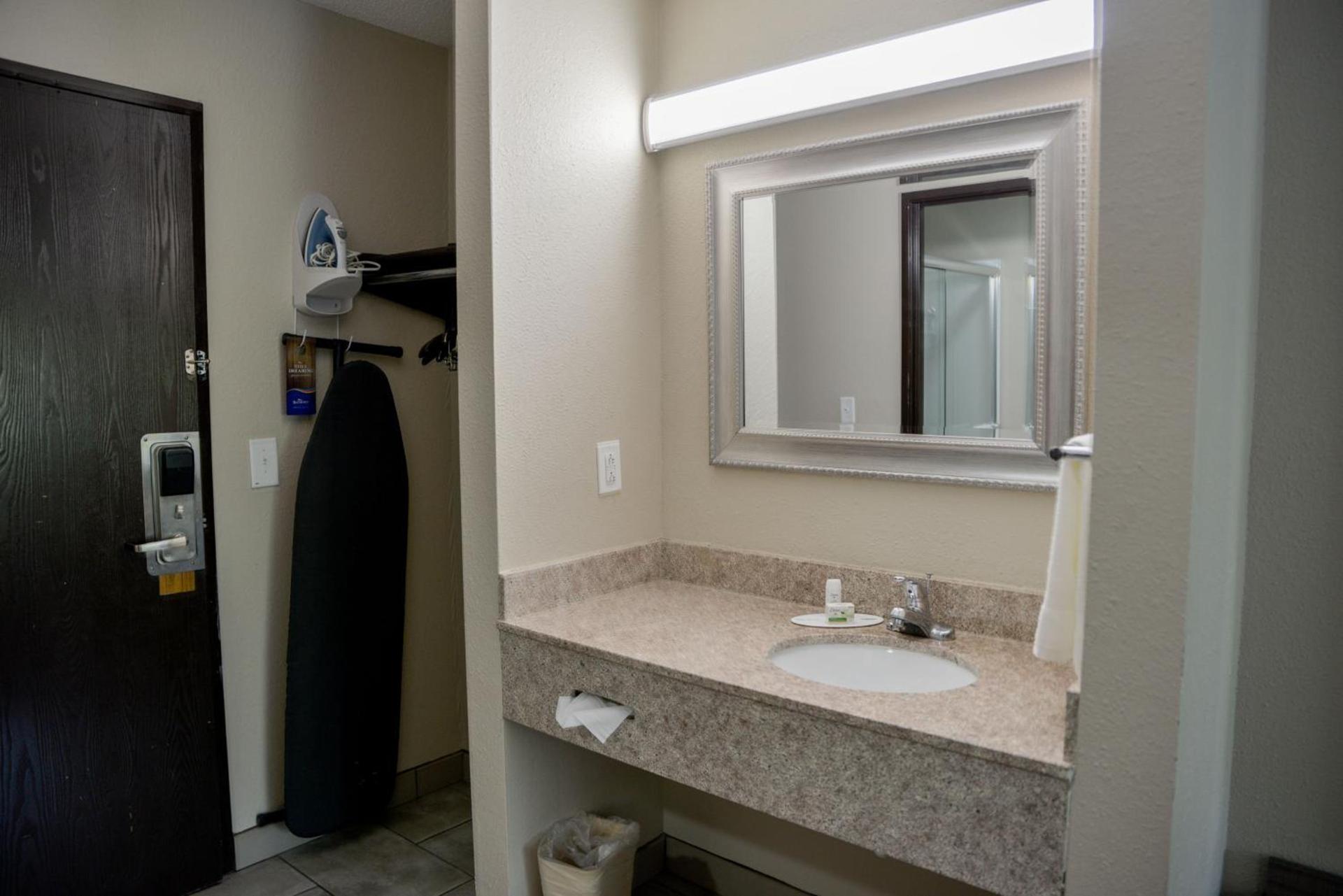 Baymont by Wyndham O'Fallon St. Louis Area photo 29