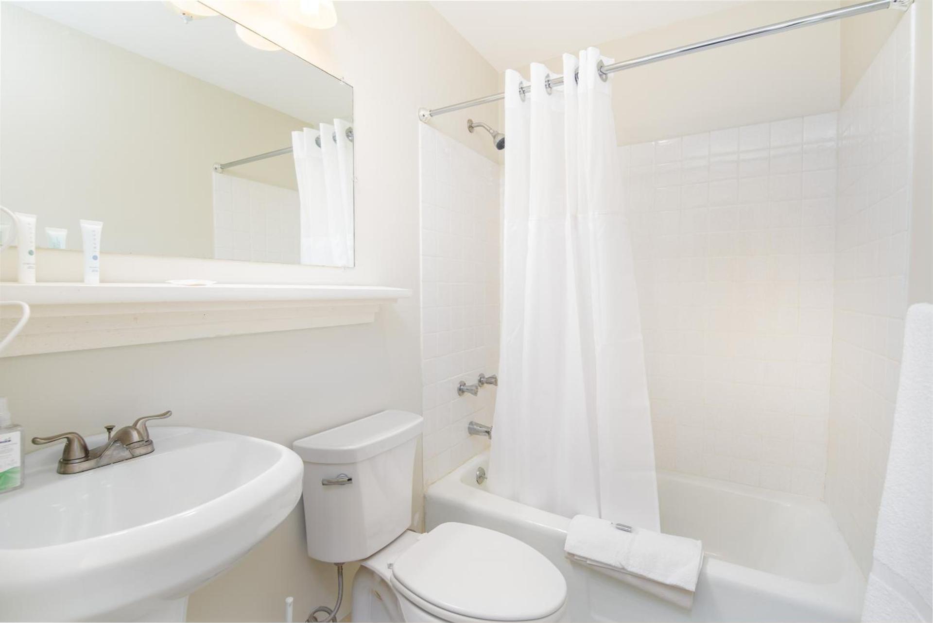 Grey Bonnet Inn photo 17