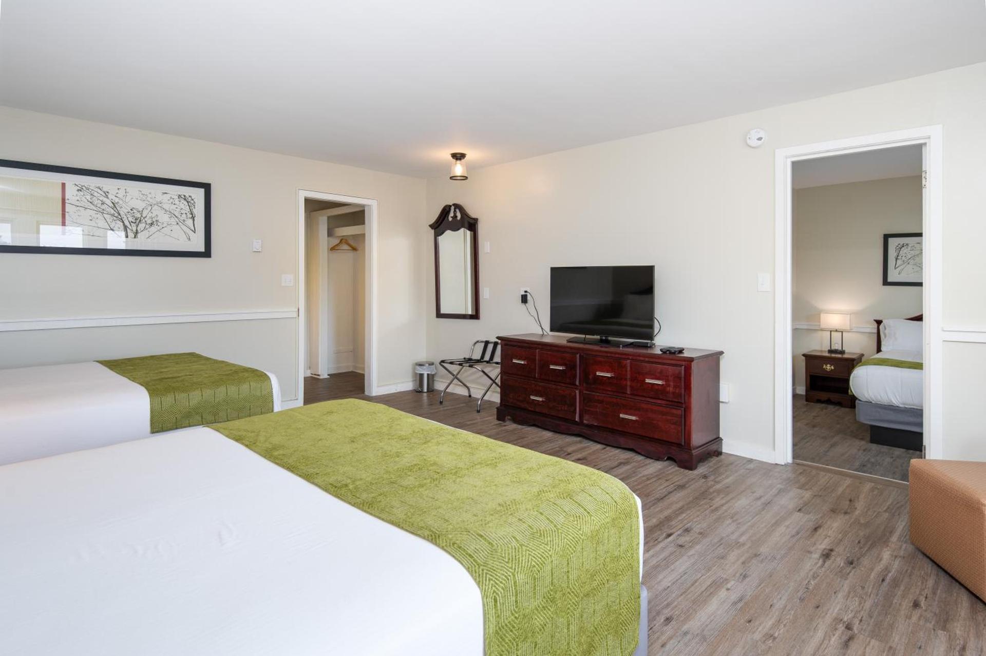 Grey Bonnet Inn photo 12