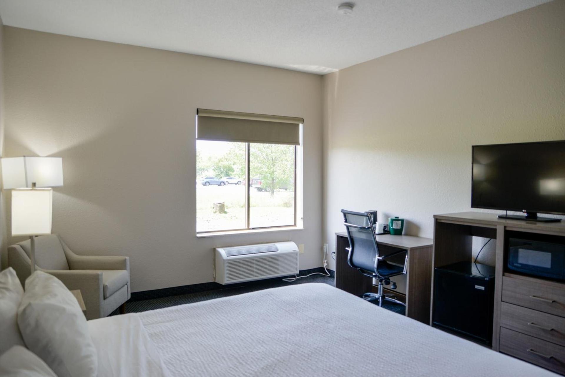 Baymont by Wyndham O'Fallon St. Louis Area photo 36