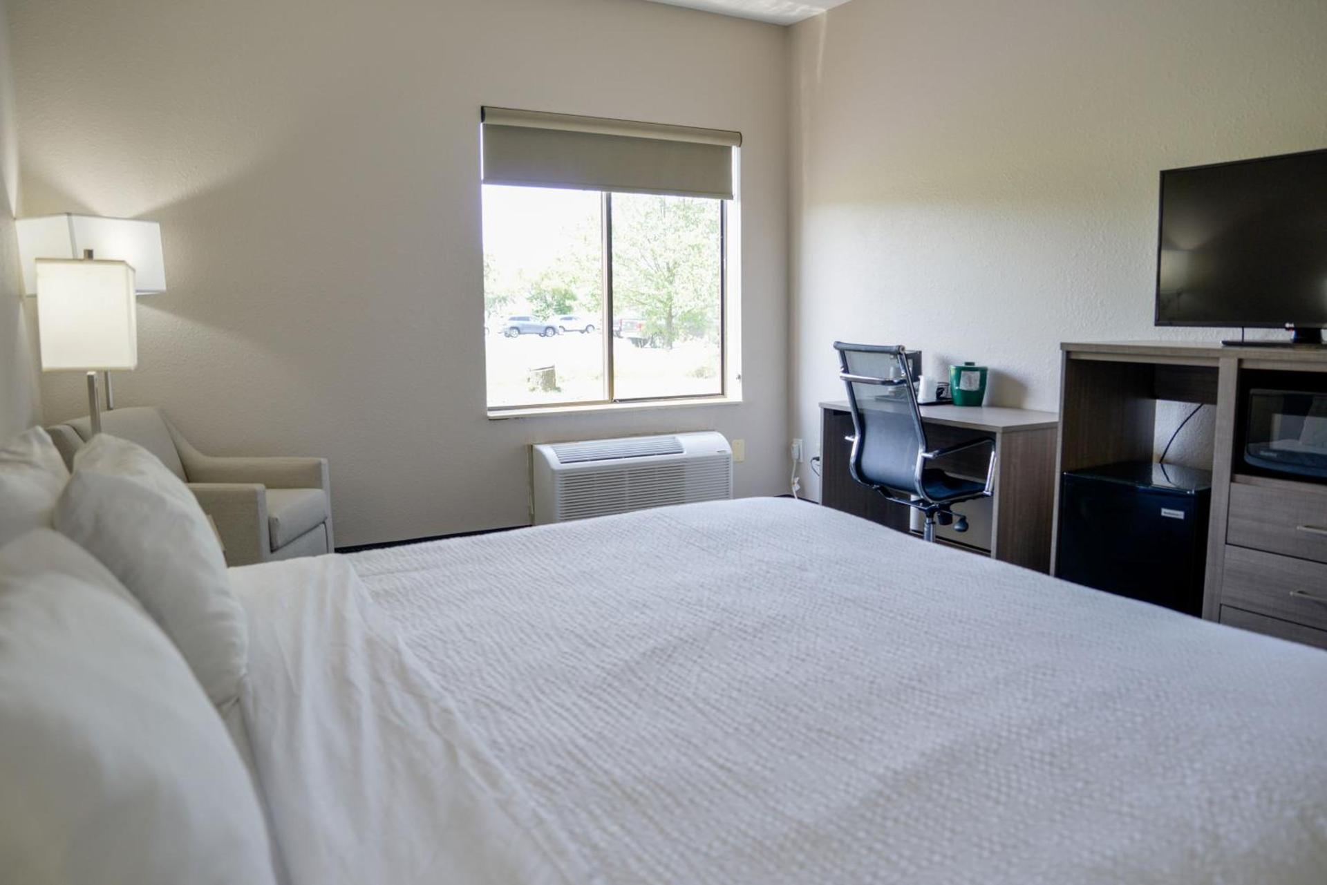Baymont by Wyndham O'Fallon St. Louis Area photo 39
