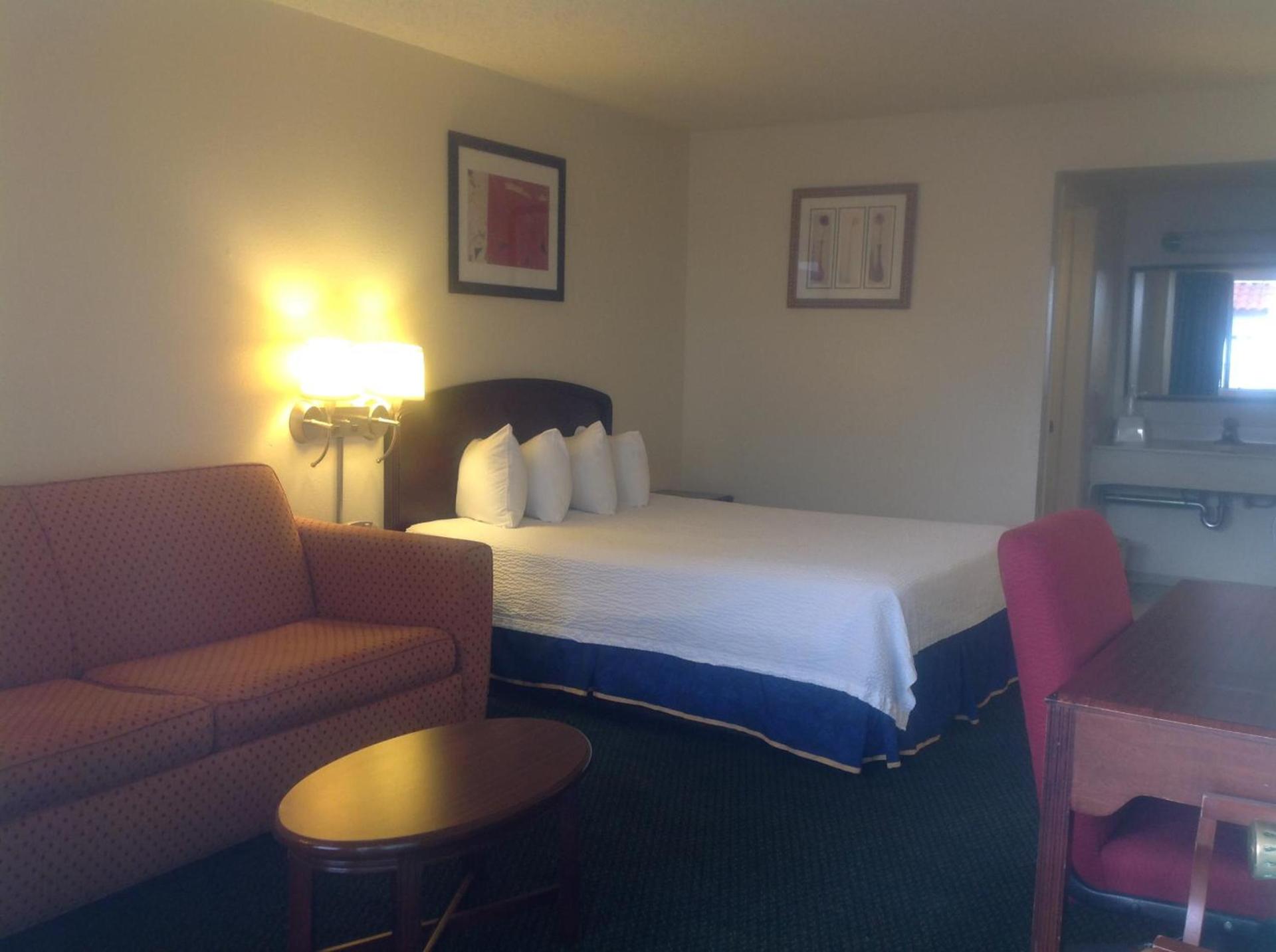 Eunice Plaza Motel photo 42