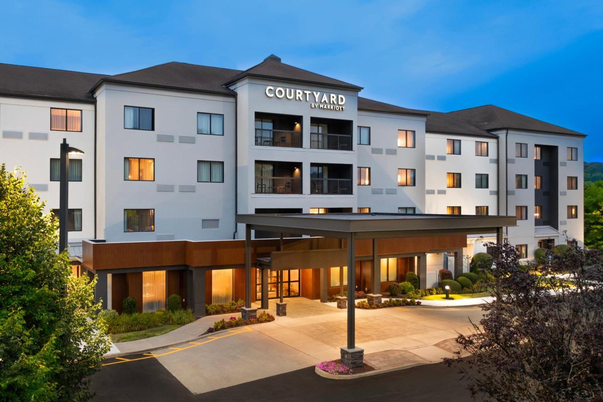 Courtyard by Marriott Danbury photo 10