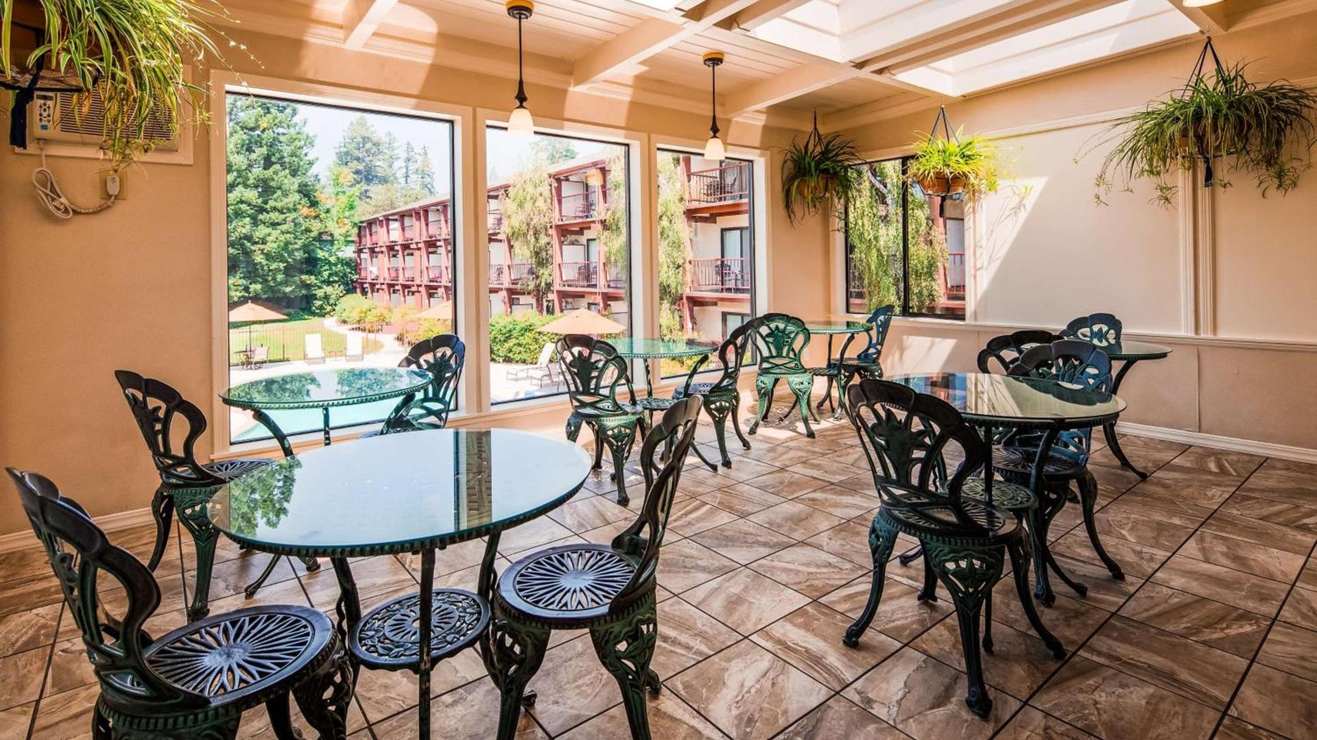 Best Western Plus Humboldt House Inn photo 16