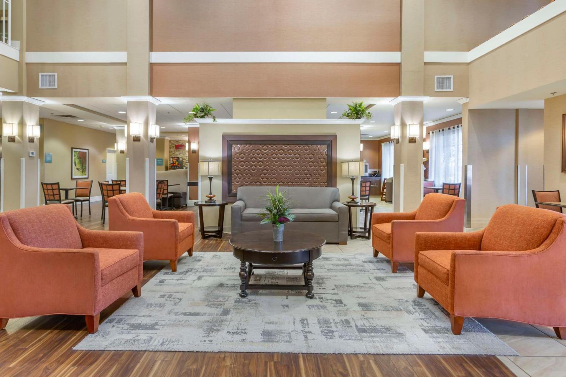 Best Western Plus Chandler Hotel & Suites photo 2