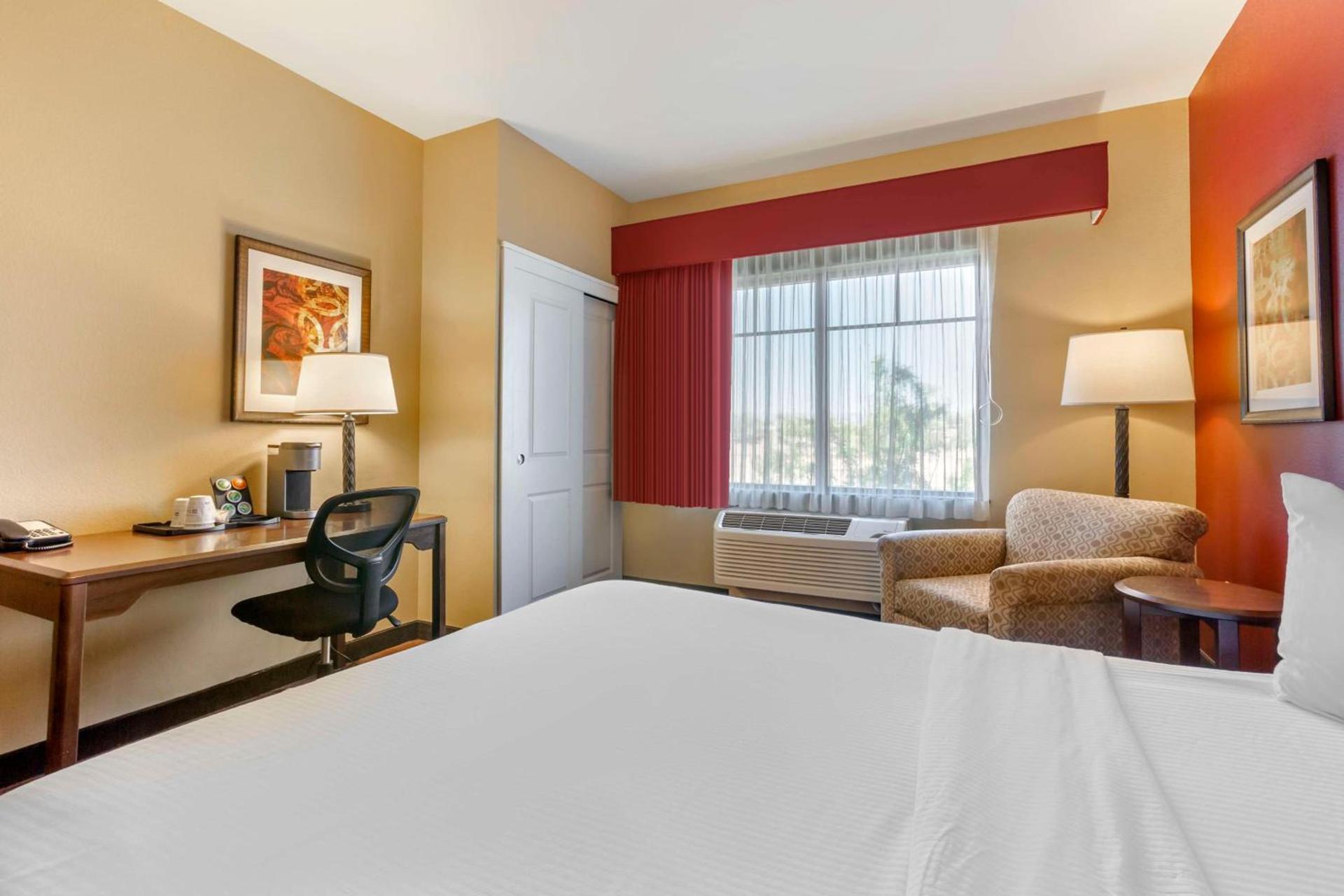 Best Western Plus Chandler Hotel & Suites photo 13