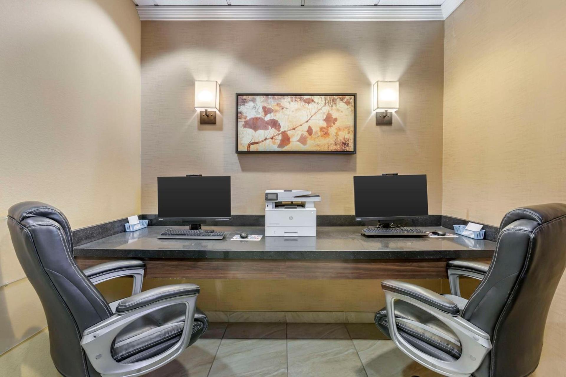 Best Western Plus Chandler Hotel & Suites photo 10