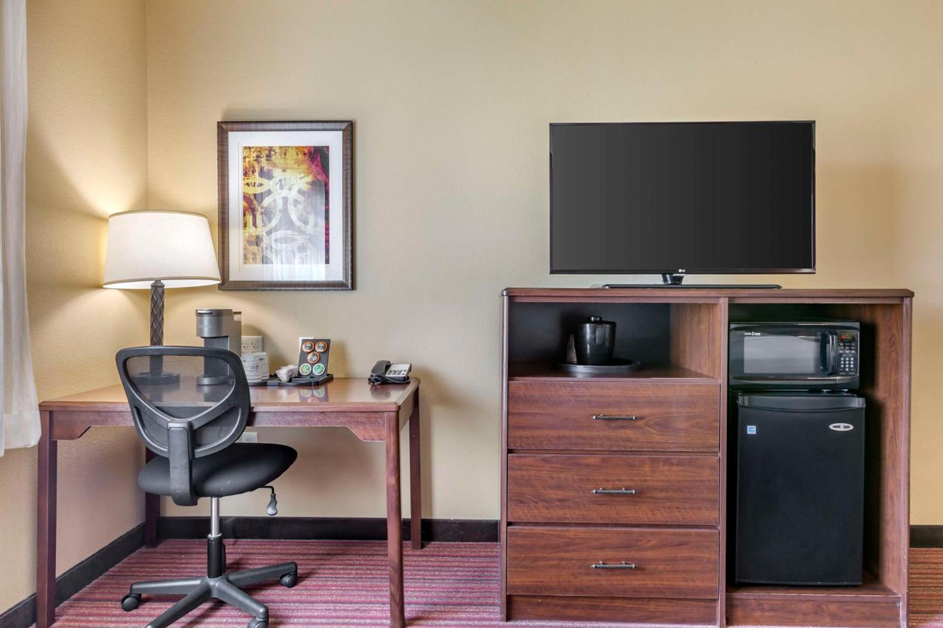 Best Western Plus Chandler Hotel & Suites photo 18