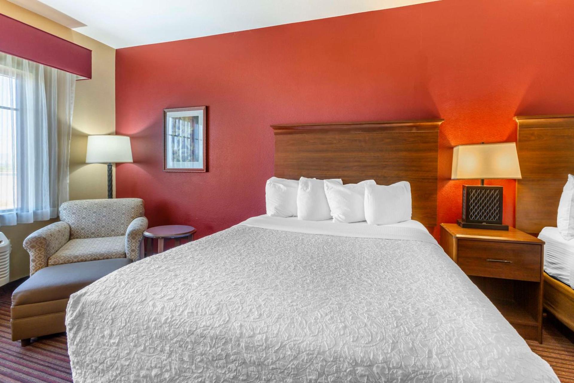 Best Western Plus Chandler Hotel & Suites photo 27