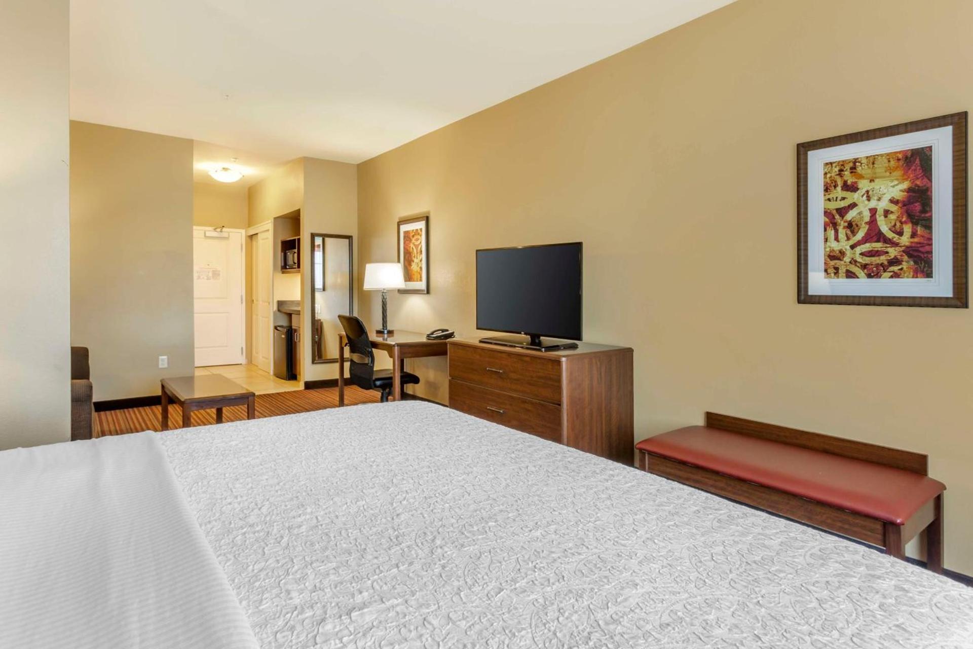 Best Western Plus Chandler Hotel & Suites photo 31