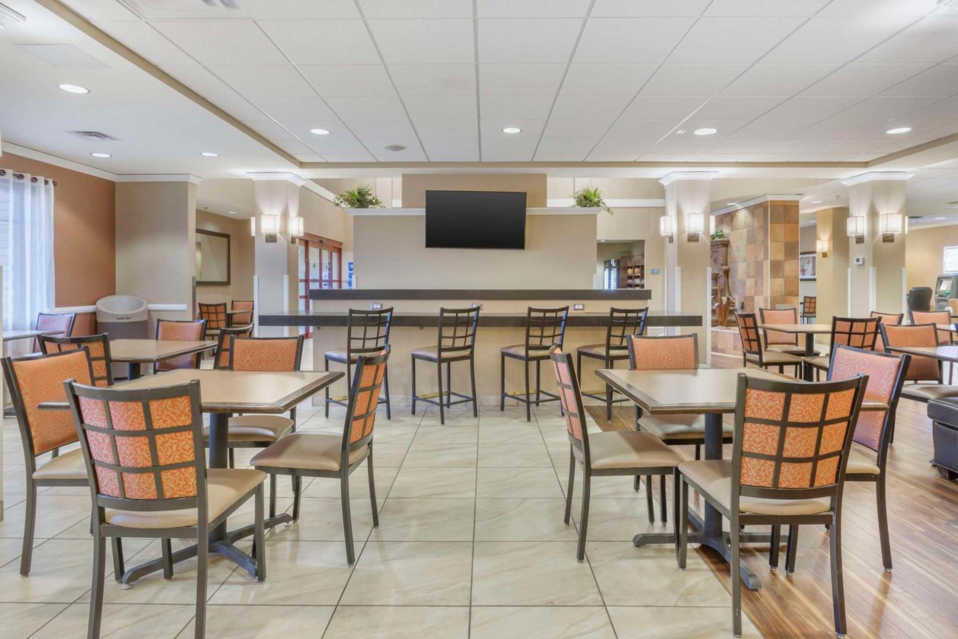 Best Western Plus Chandler Hotel & Suites photo 46