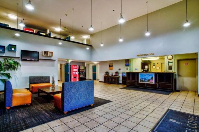 Studio 6 Suites Hesperia CA West Main Street I 15 photo 13
