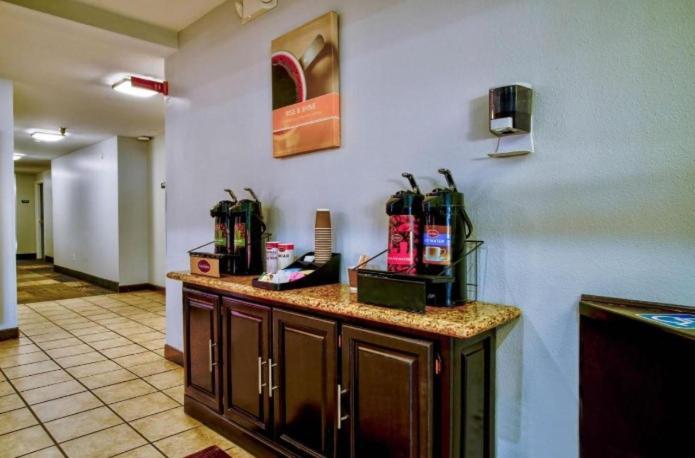 Studio 6 Suites Hesperia CA West Main Street I 15 photo 15