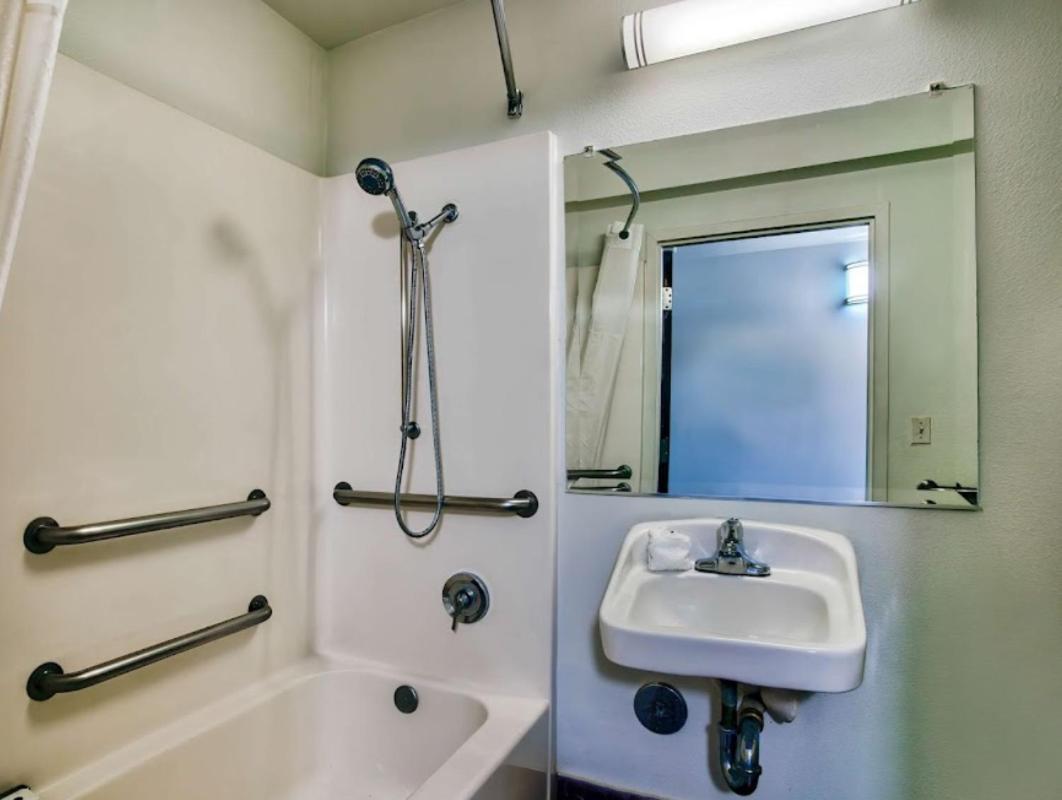 Studio 6 Suites Hesperia CA West Main Street I 15 photo 25