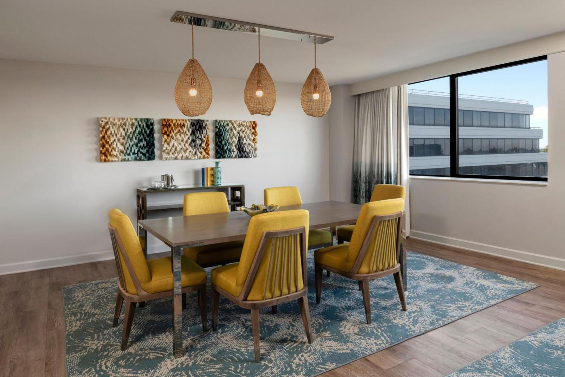 Renaissance Newport Beach Hotel photo 11