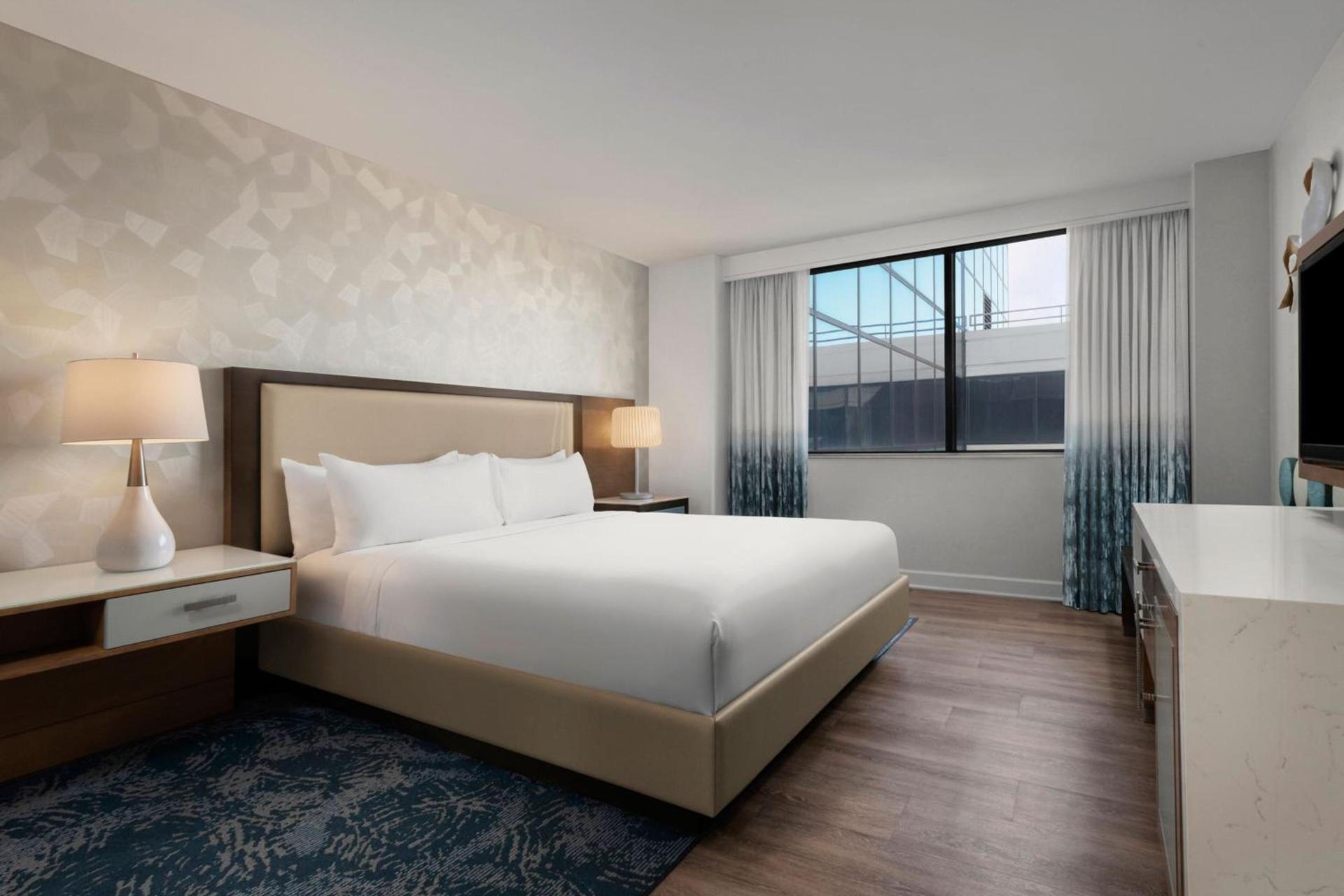 Renaissance Newport Beach Hotel photo 24