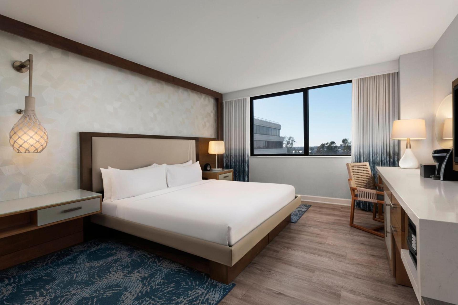 Renaissance Newport Beach Hotel photo 30