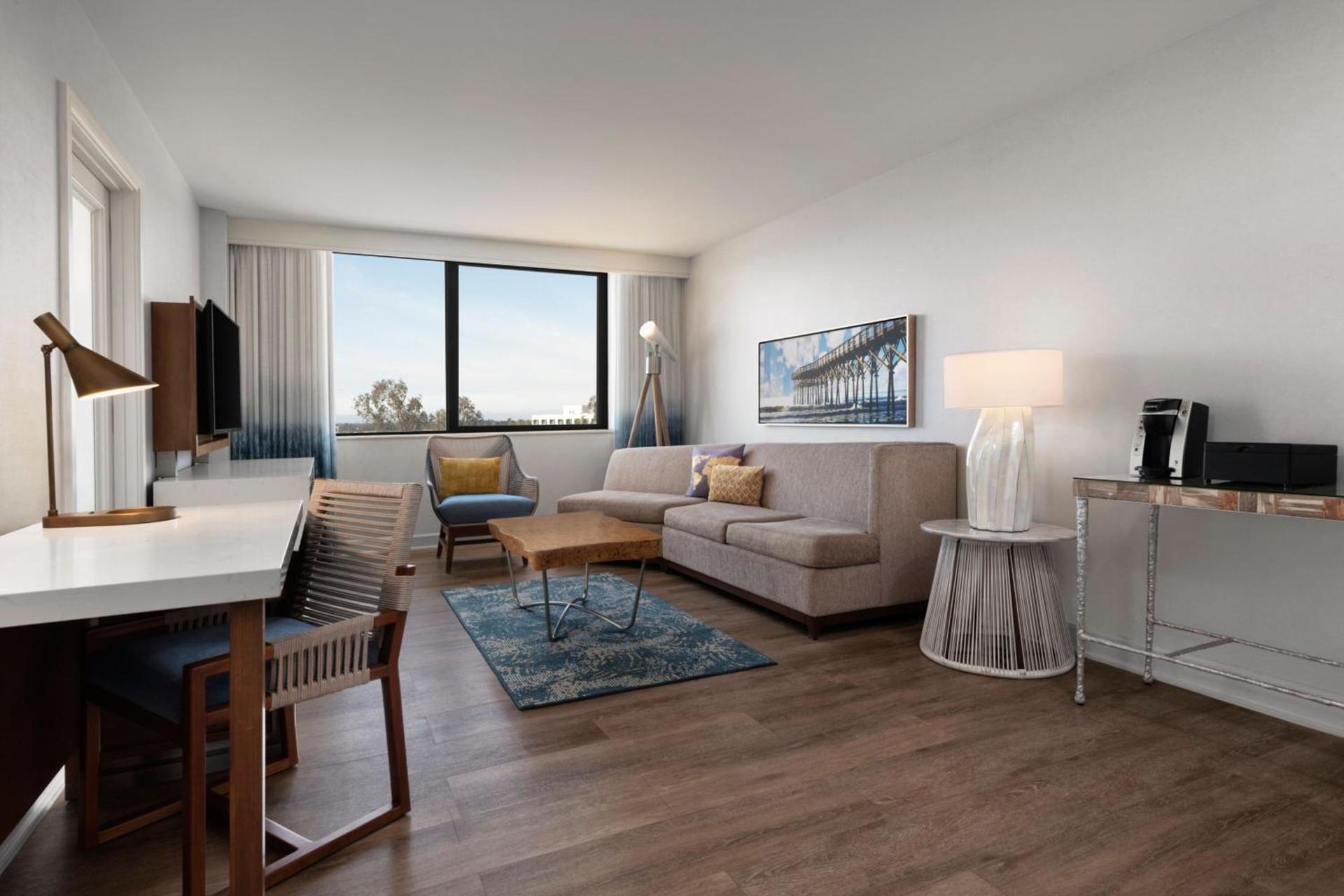 Renaissance Newport Beach Hotel photo 32