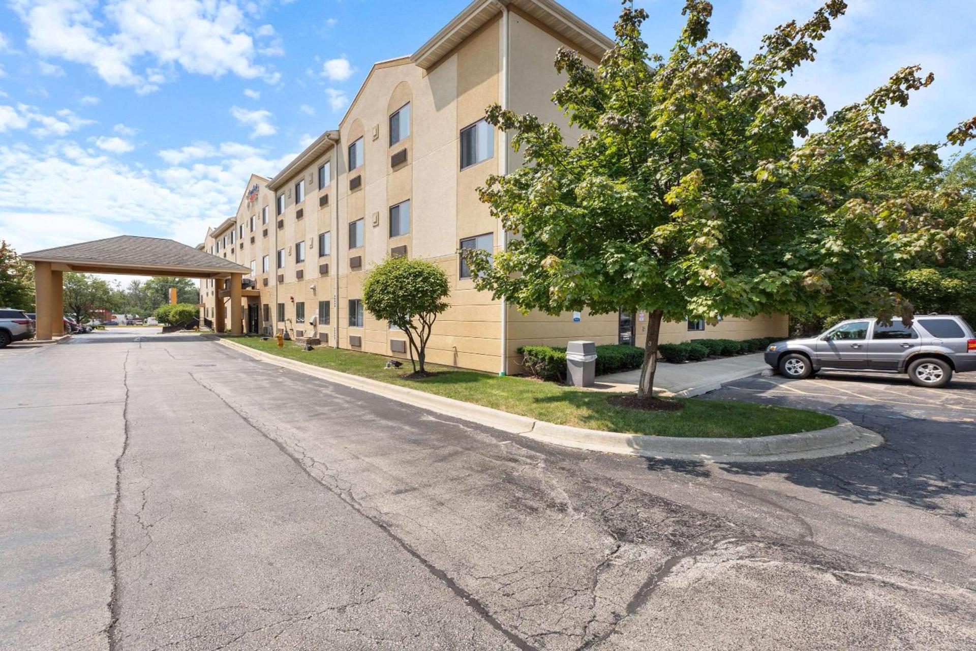 Comfort Suites Lombard - Addison photo 3