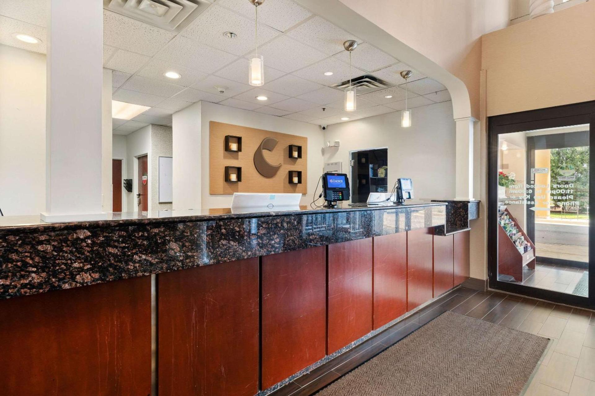 Comfort Suites Lombard - Addison photo 5