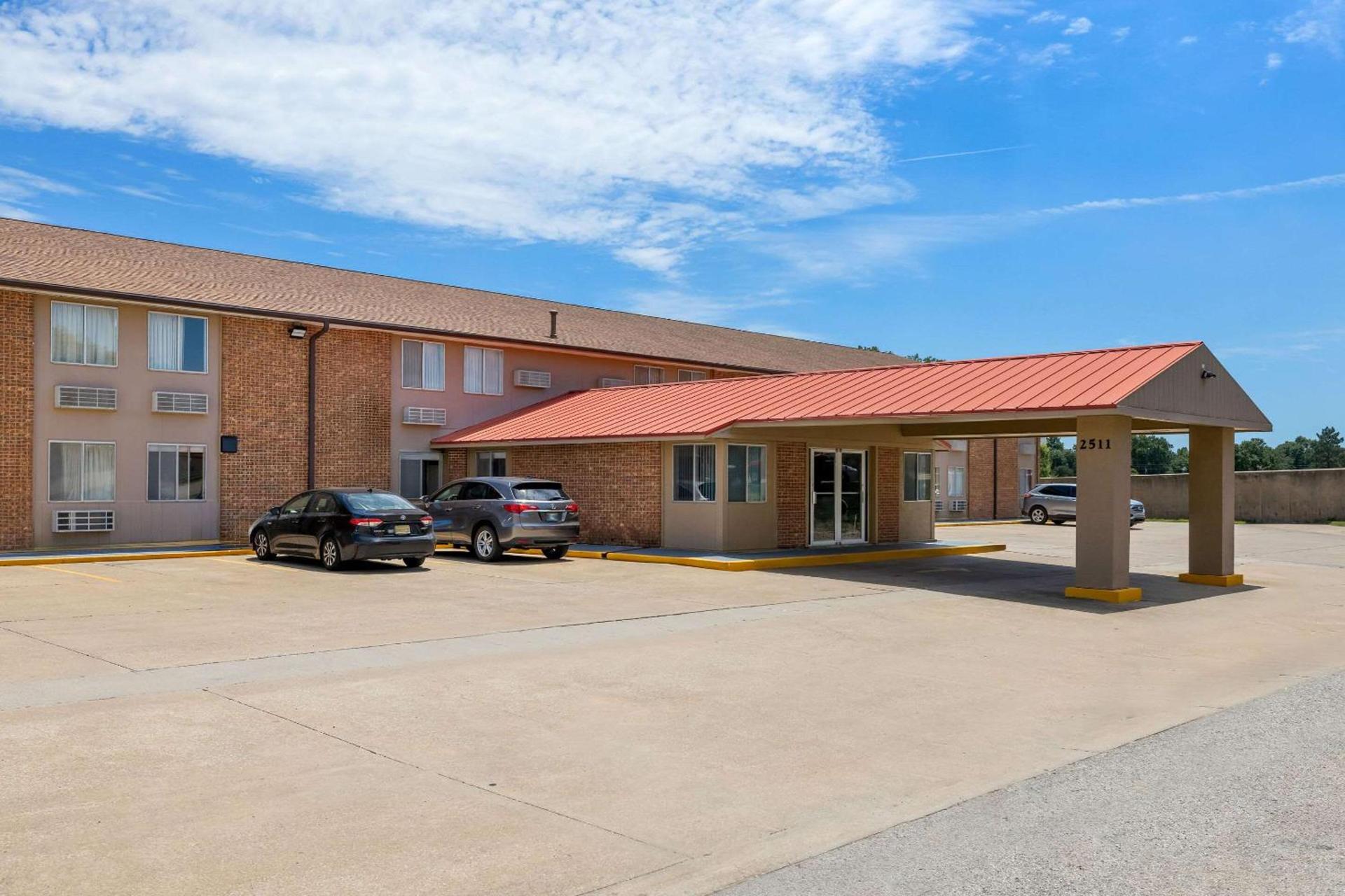 Econo Lodge Emporia photo 2