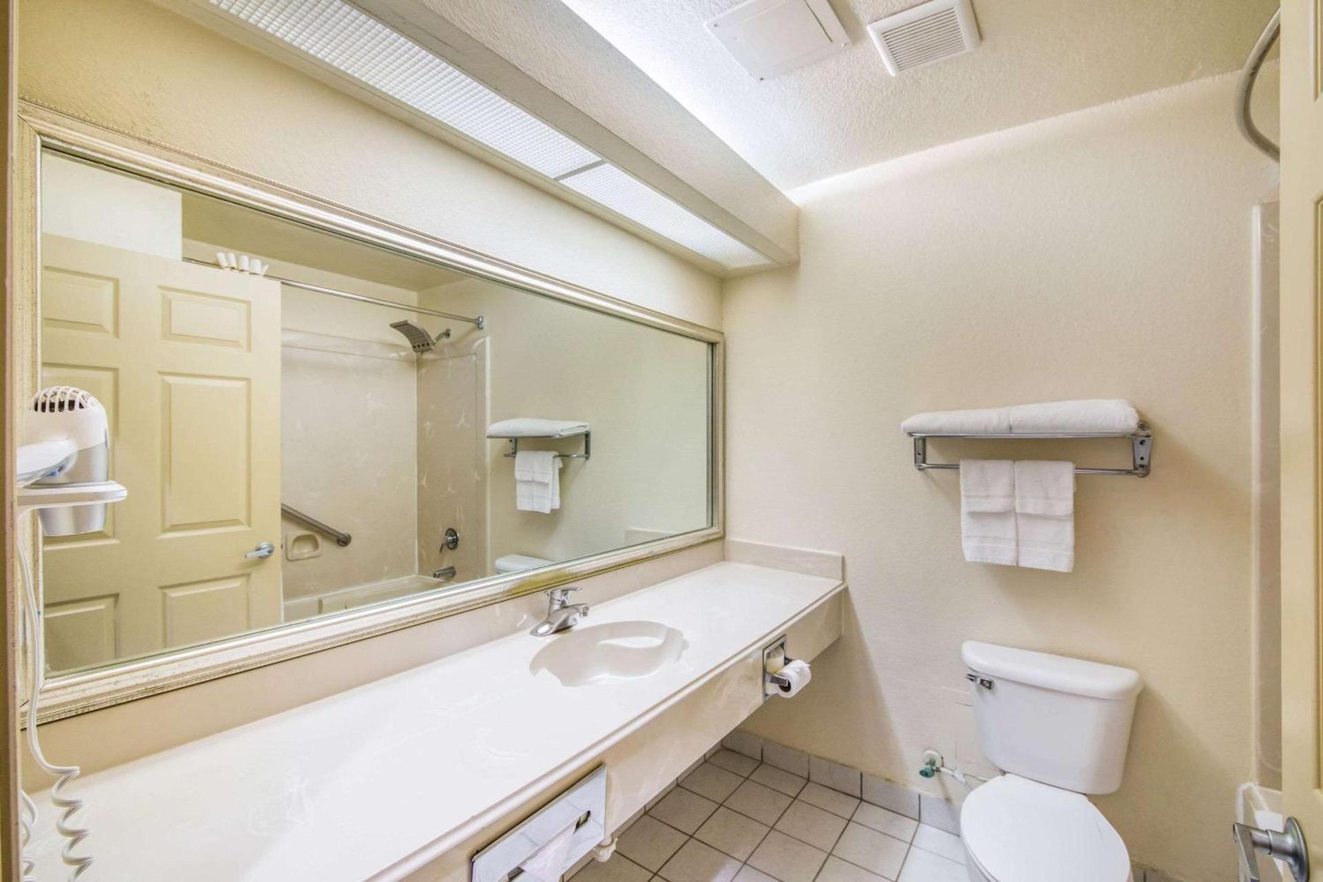 Quality Inn Bastrop photo 20