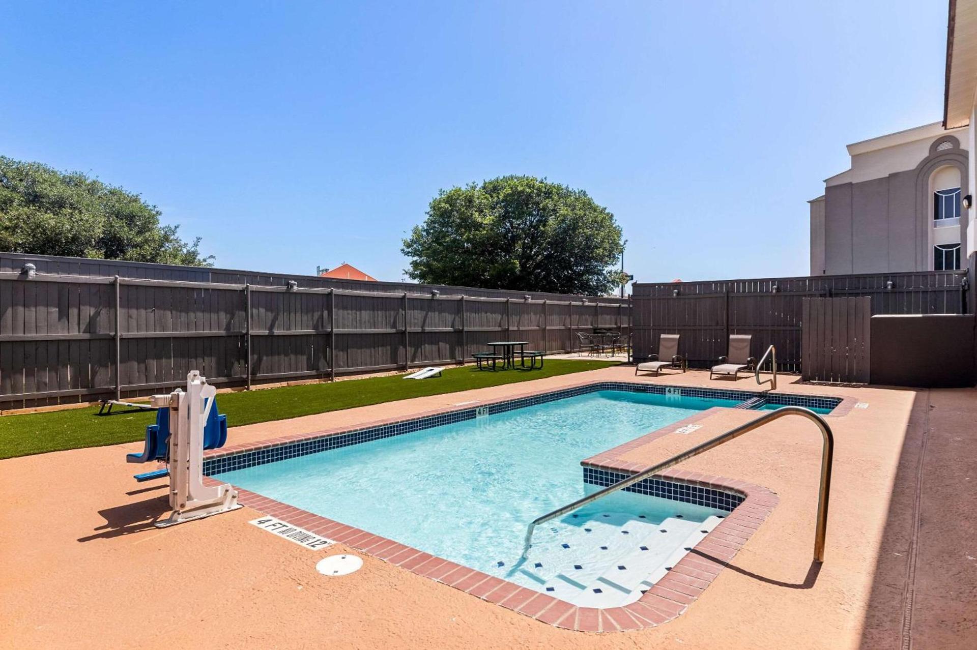 Quality Inn Bastrop photo 28