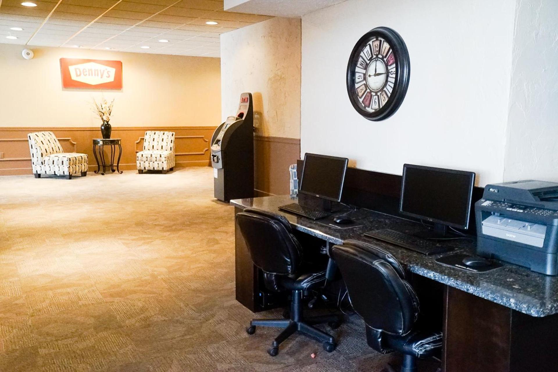 Boarders Inn & Suites by Cobblestone Hotels - Grand Island photo 22