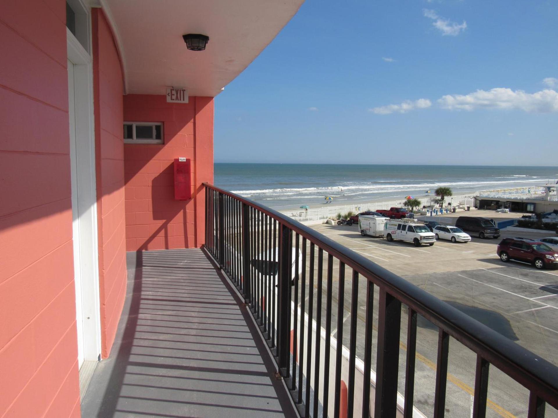 Cove Motel Oceanfront photo 44
