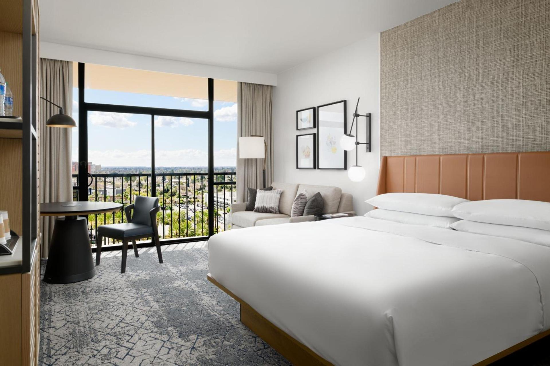 Sheraton Park Hotel at the Anaheim Resort photo 25