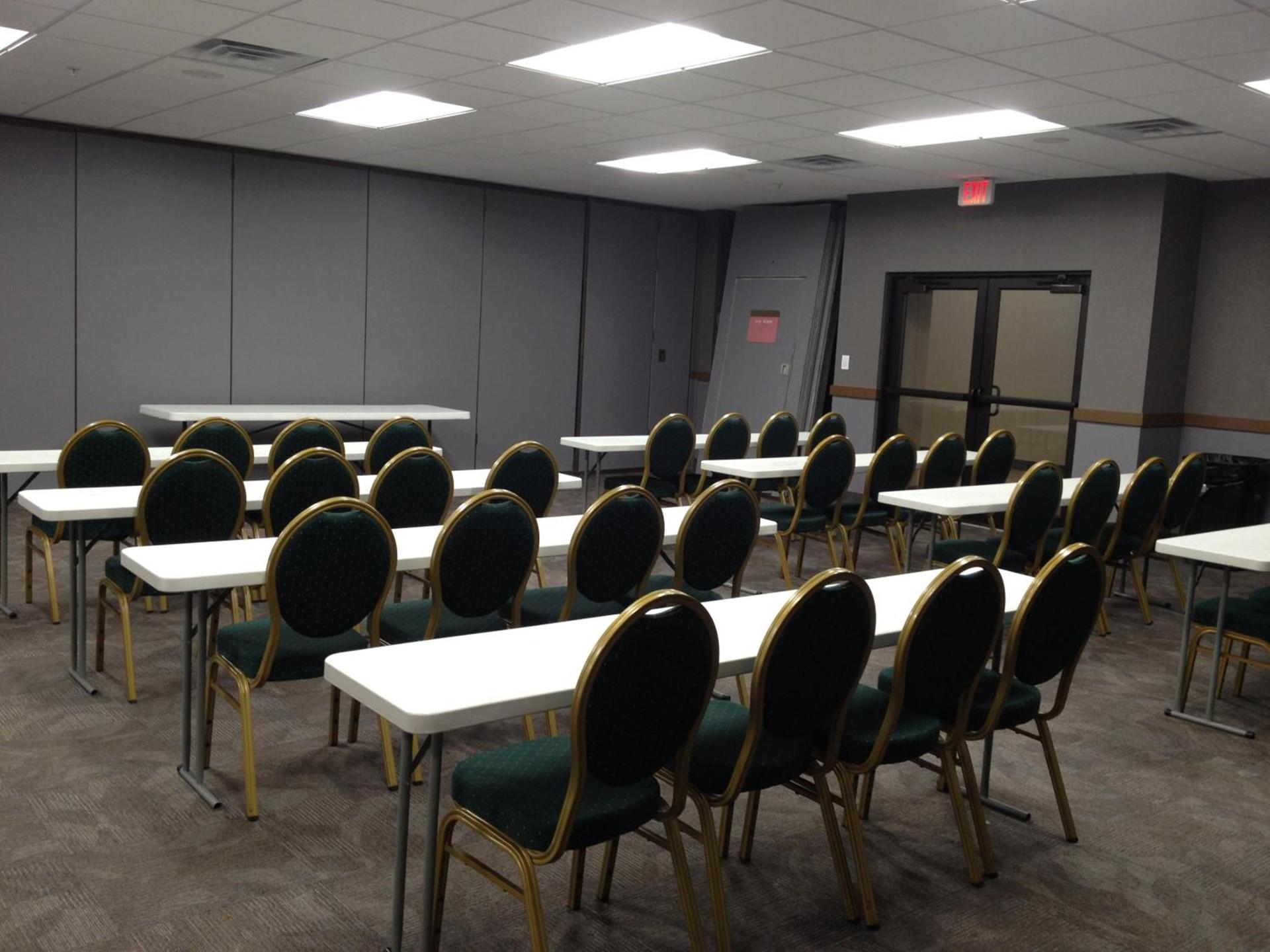 Boarders Inn & Suites by Cobblestone Hotels - Grand Island photo 36