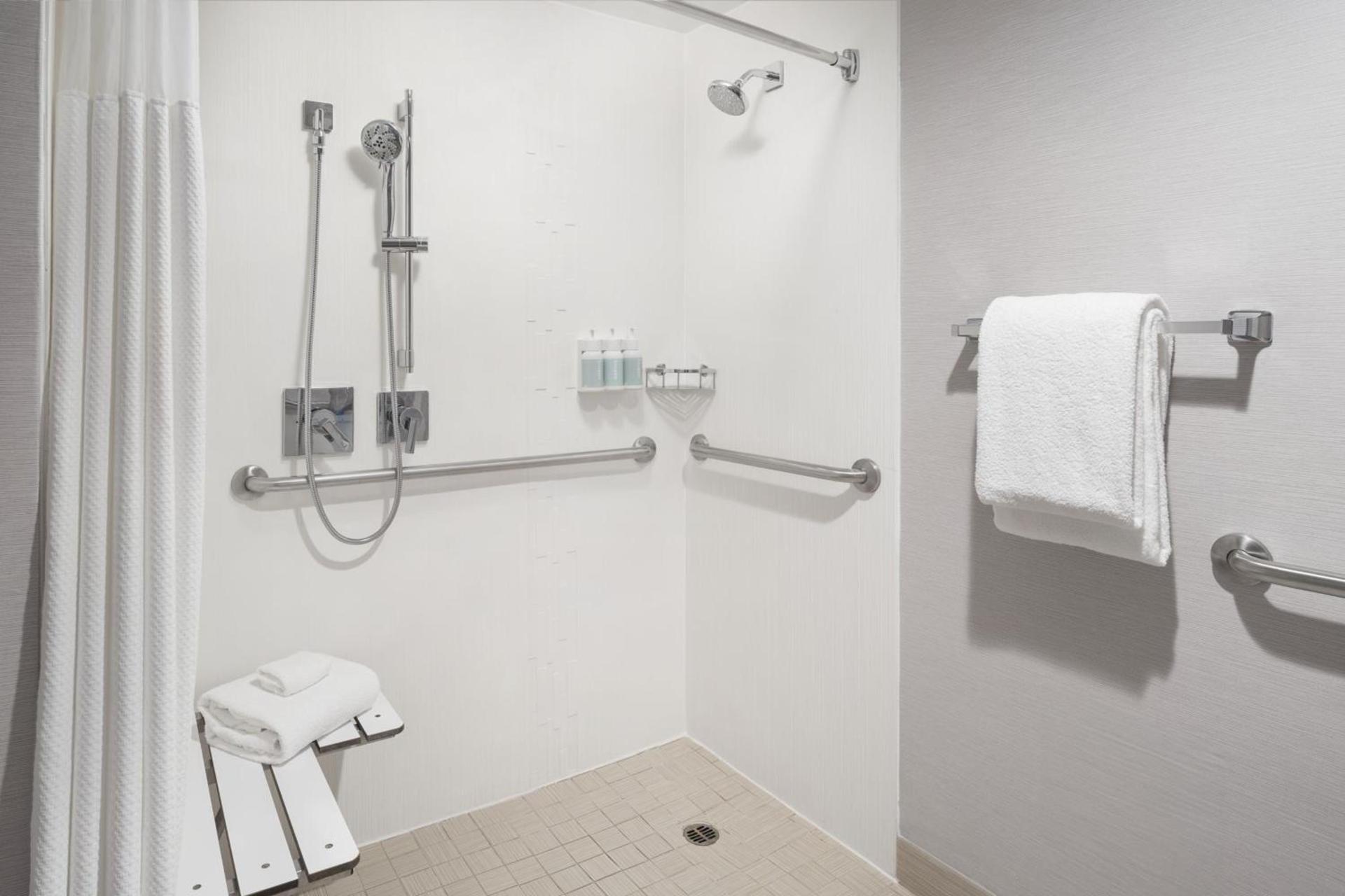 Courtyard by Marriott San Mateo Foster City photo 14
