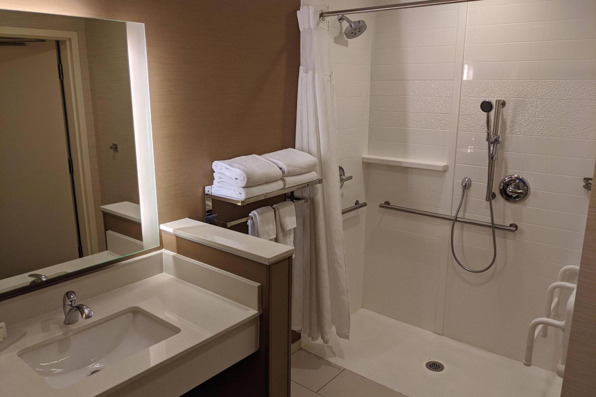 Fairfield Inn & Suites by Marriott Phoenix Tempe/Airport photo 8