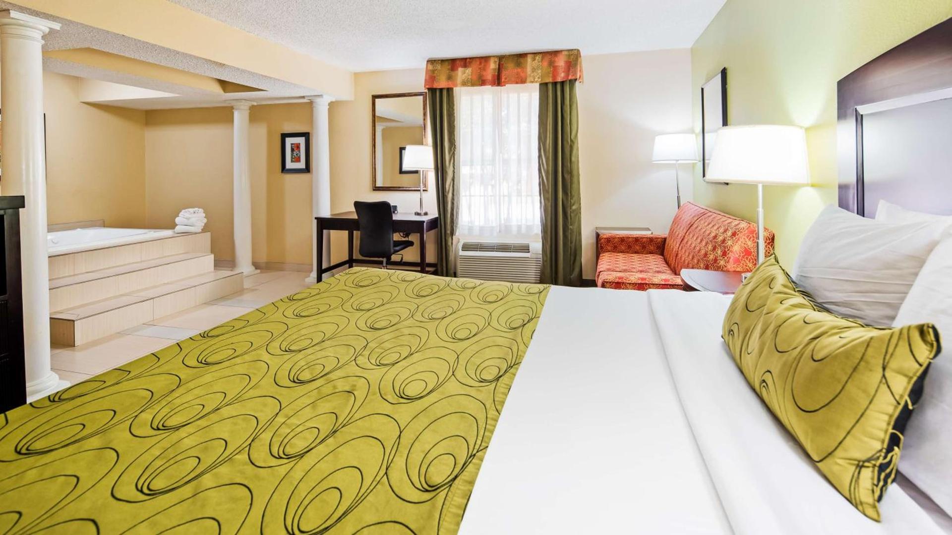 Clarion Pointe Addison - Dallas North photo 5