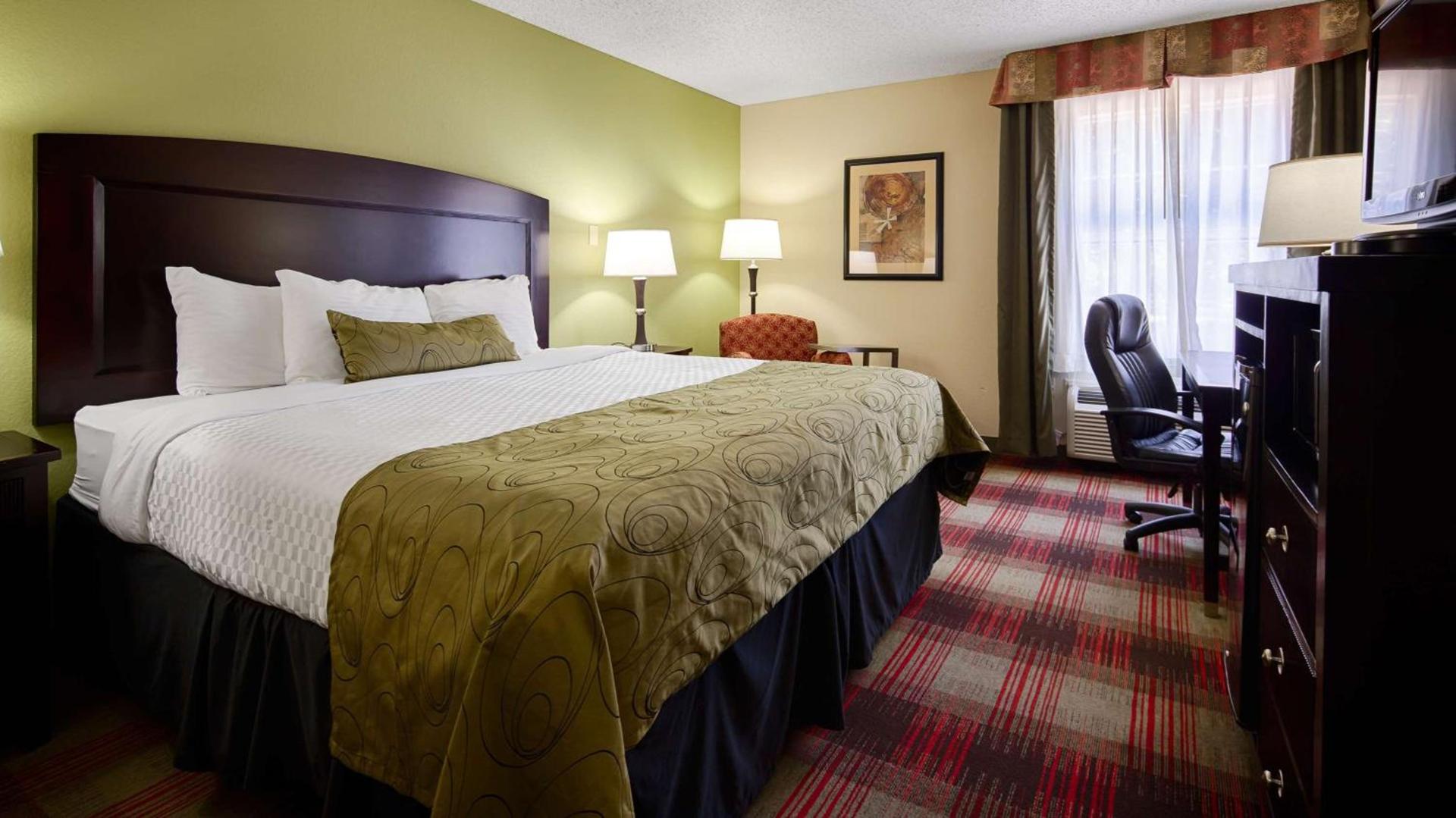 Clarion Pointe Addison - Dallas North photo 12