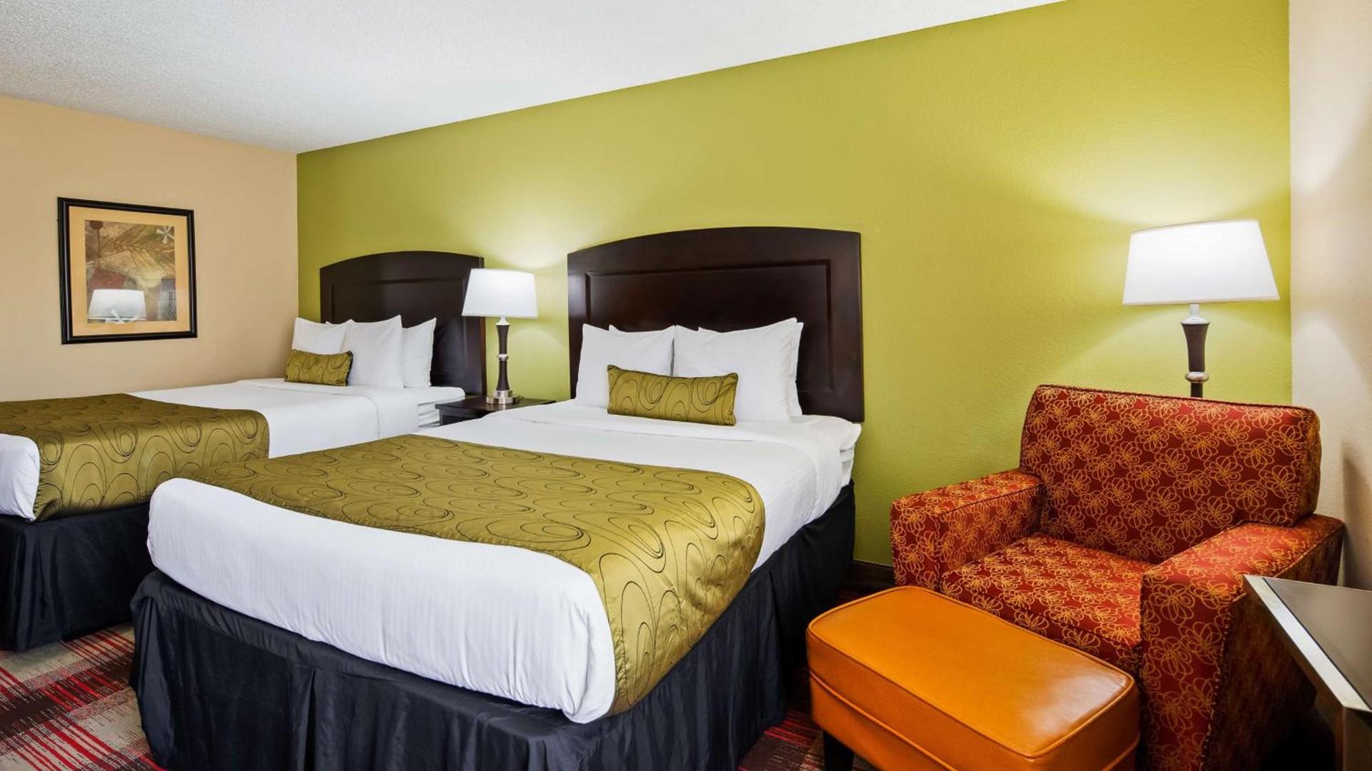 Clarion Pointe Addison - Dallas North photo 15
