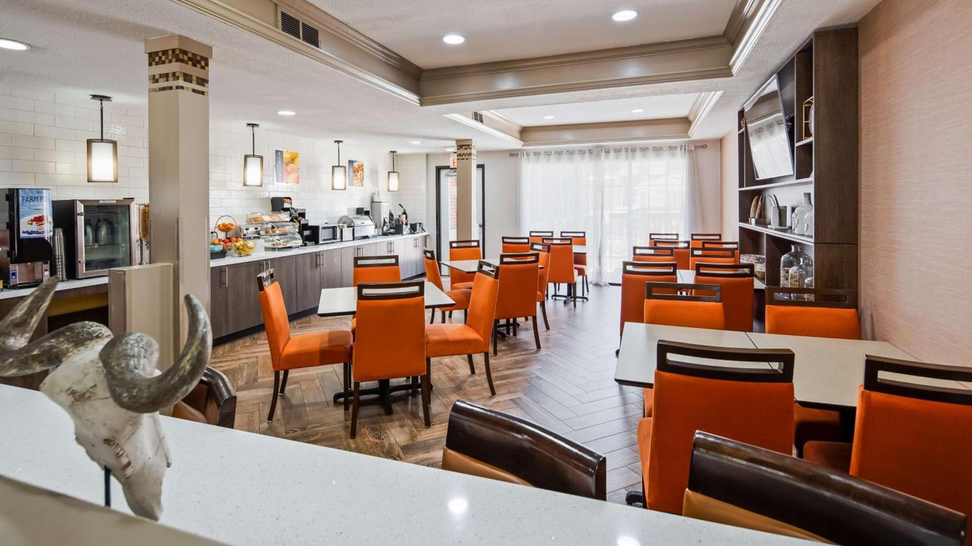 Clarion Pointe Addison - Dallas North photo 28