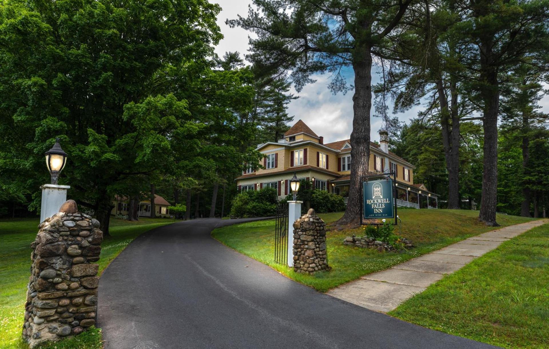 Rockwell Falls Inn and Wine Bar photo 1