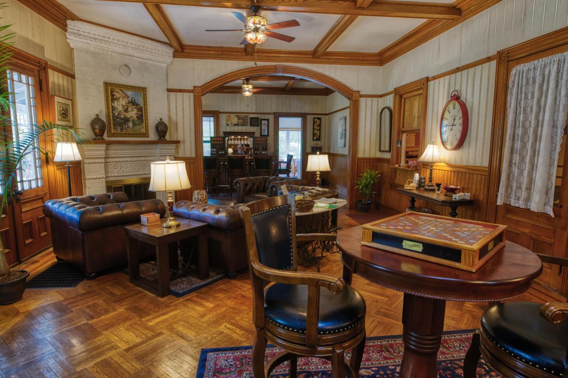 Rockwell Falls Inn and Wine Bar photo 8