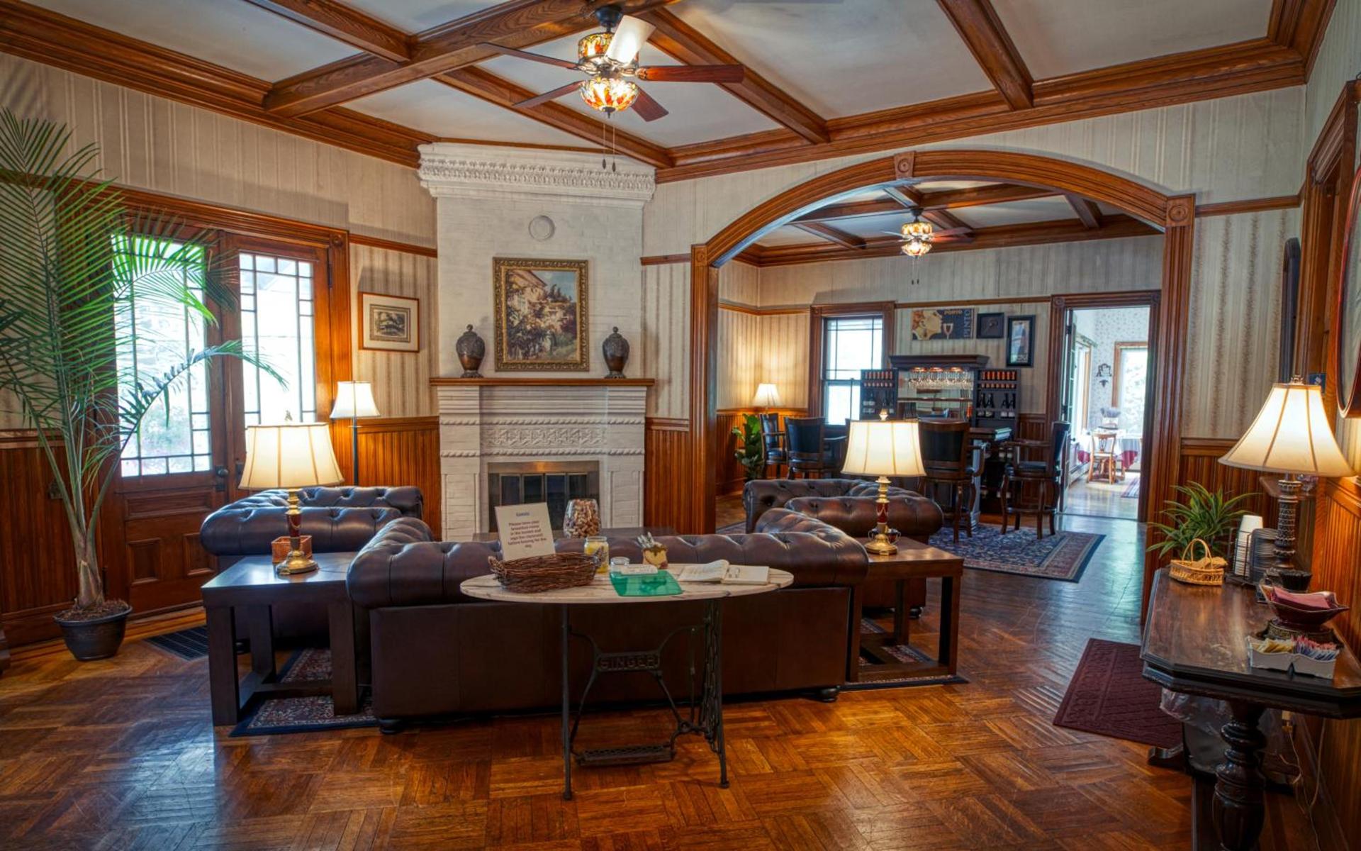 Rockwell Falls Inn and Wine Bar photo 4