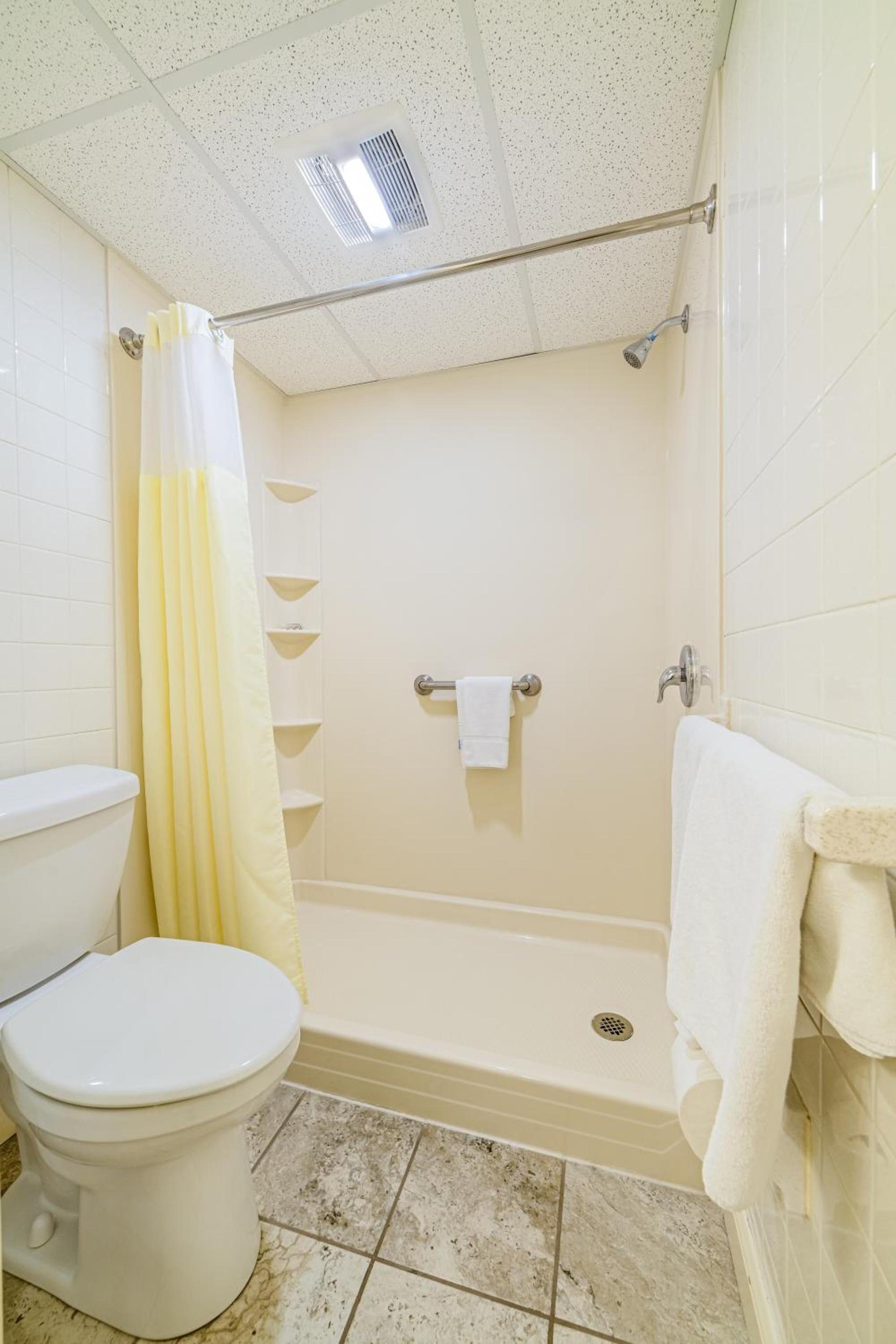 Town & Country Inn & Resort photo 7